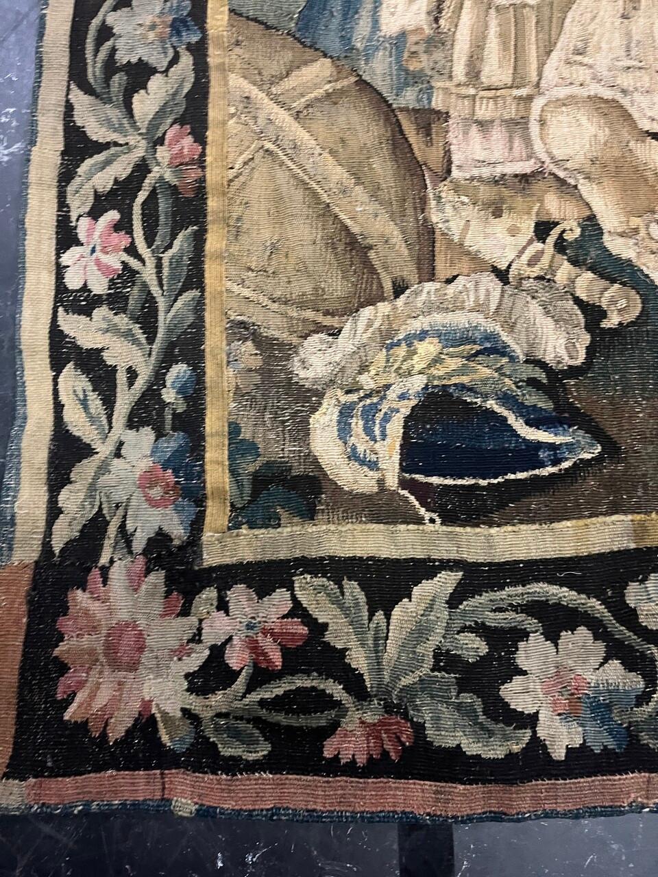 Français Vestige de tapisserie d'Aubusson du 17e siècle en vente