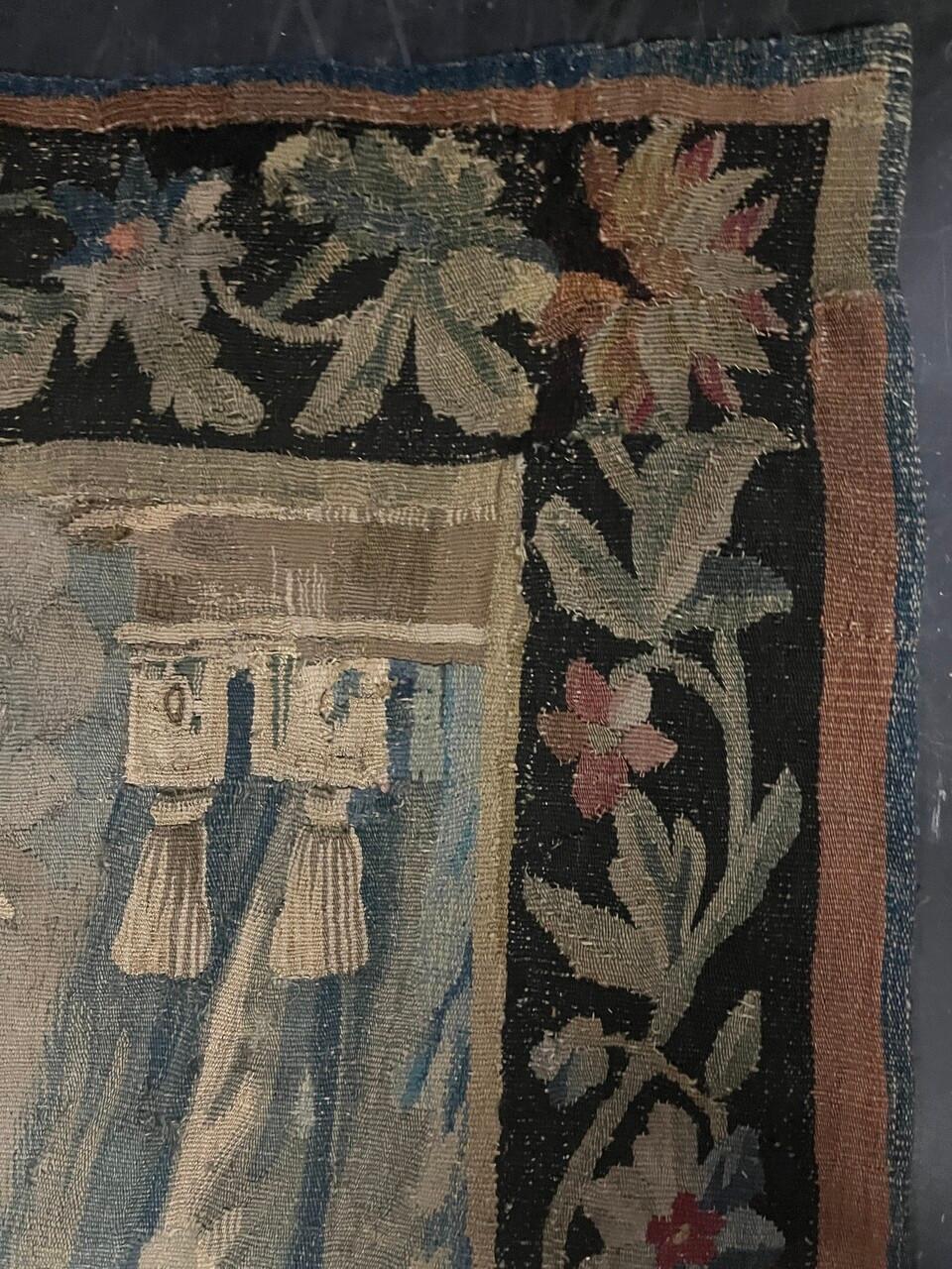 Vestige de tapisserie d'Aubusson du 17e siècle Bon état - En vente à Houston, TX