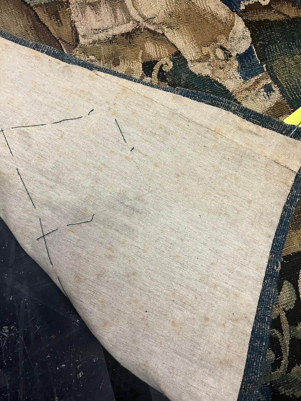 Laine Vestige de tapisserie d'Aubusson du 17e siècle en vente