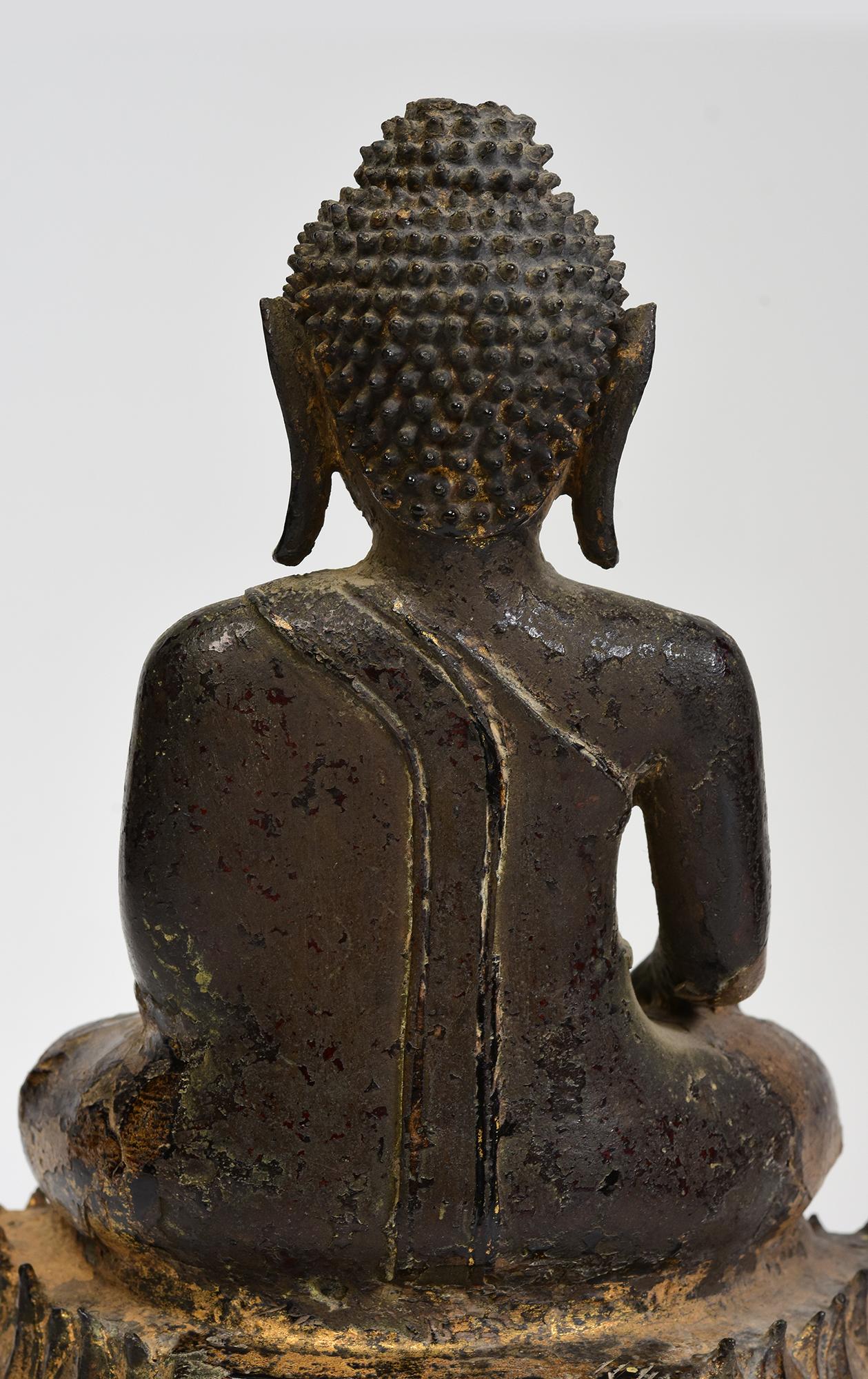 17th Century, Ayutthaya, Antique Thai Bronze Seated Buddha Statue For Sale 5