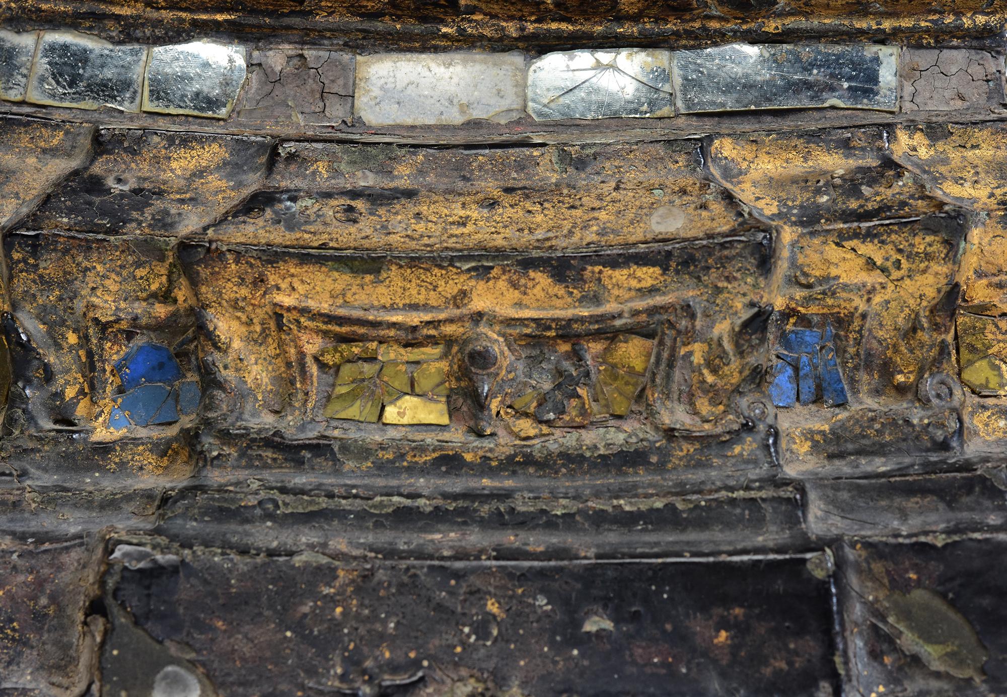 17th Century, Ayutthaya, Antique Thai Bronze Seated Buddha Statue For Sale 1