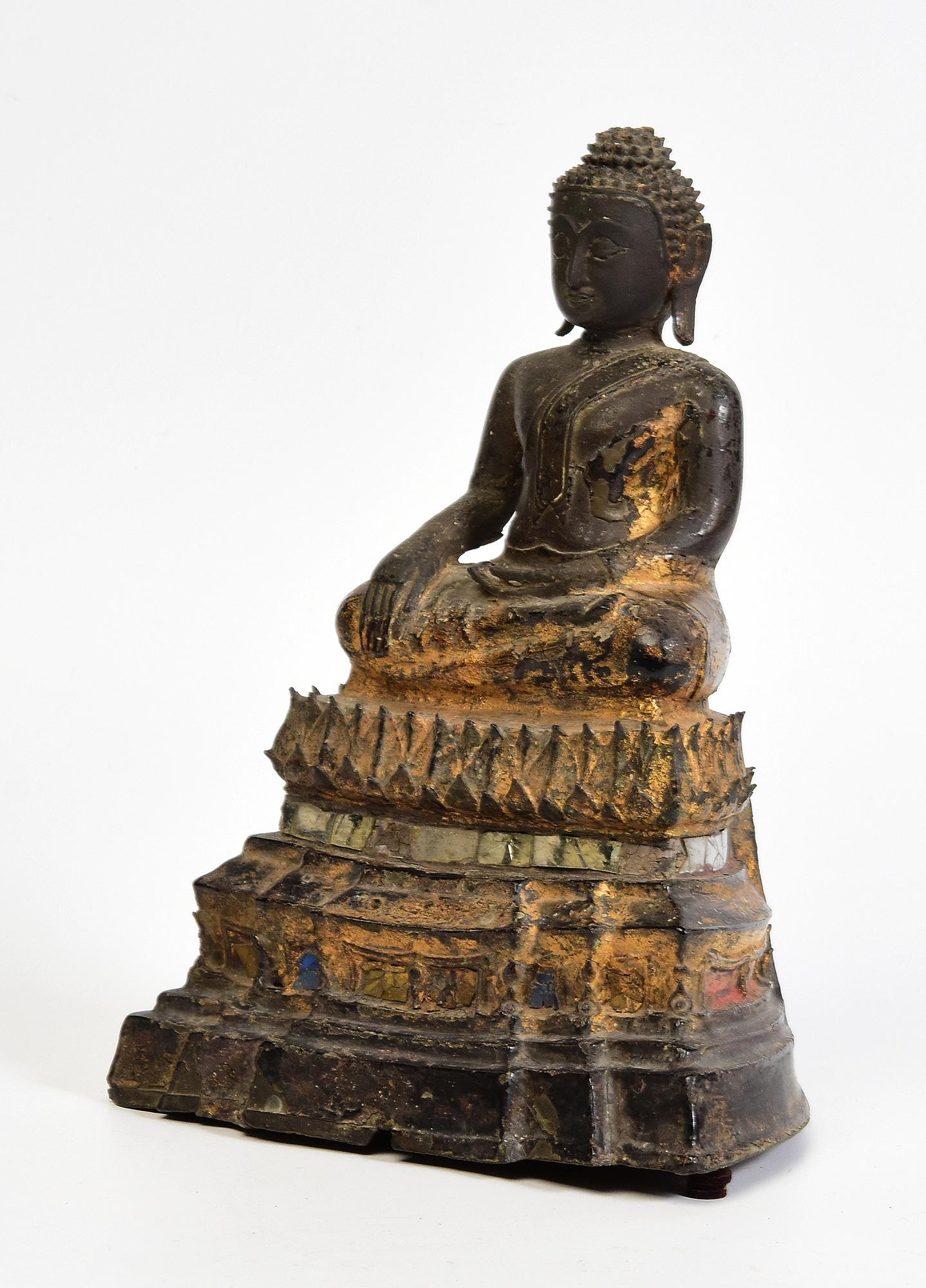 17th Century, Ayutthaya, Antique Thai Bronze Seated Buddha Statue For Sale 2