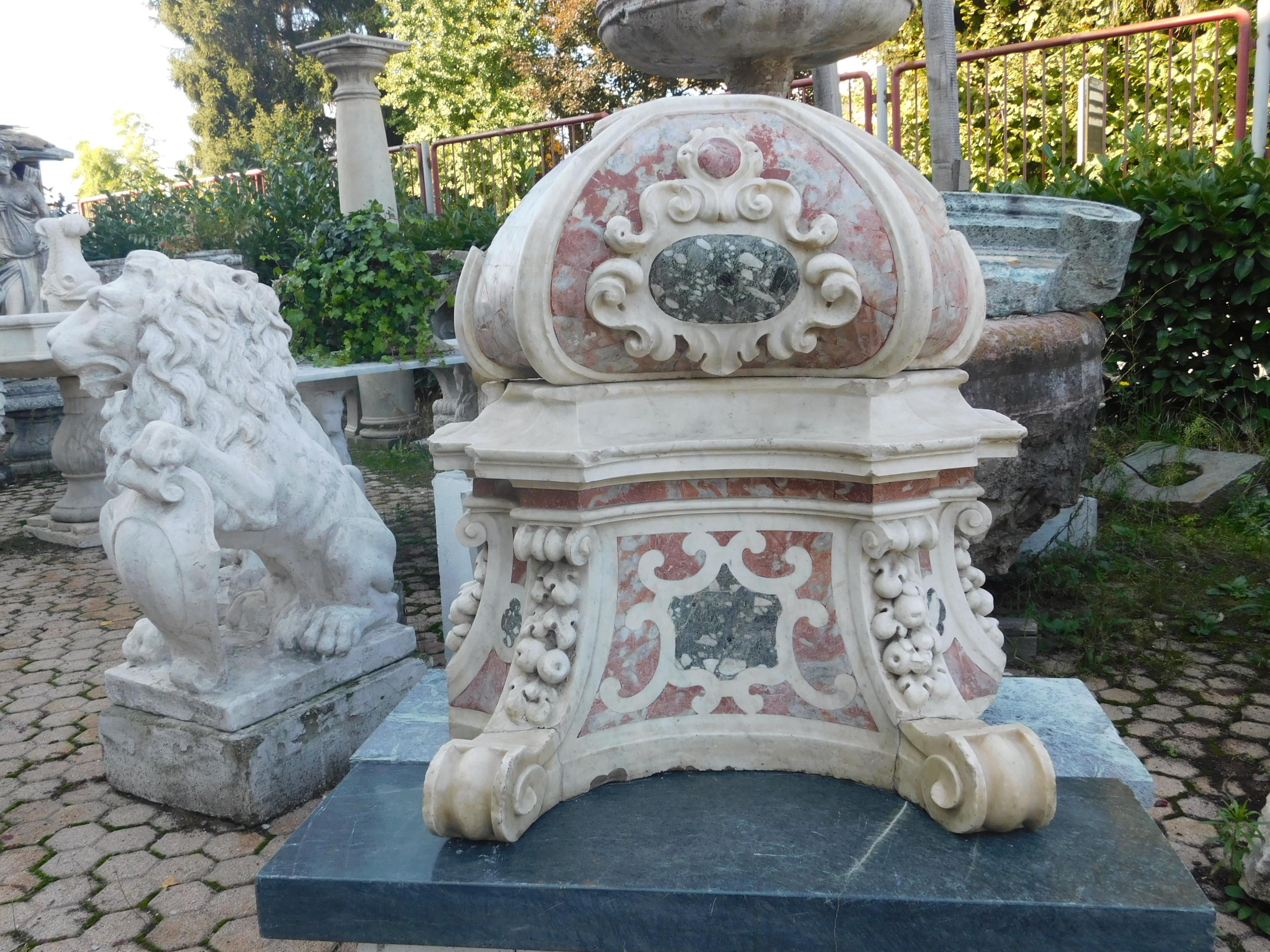 17th Century Baptismal Capital of a Church in Bologna  In Good Condition In Cuneo, Italy (CN)