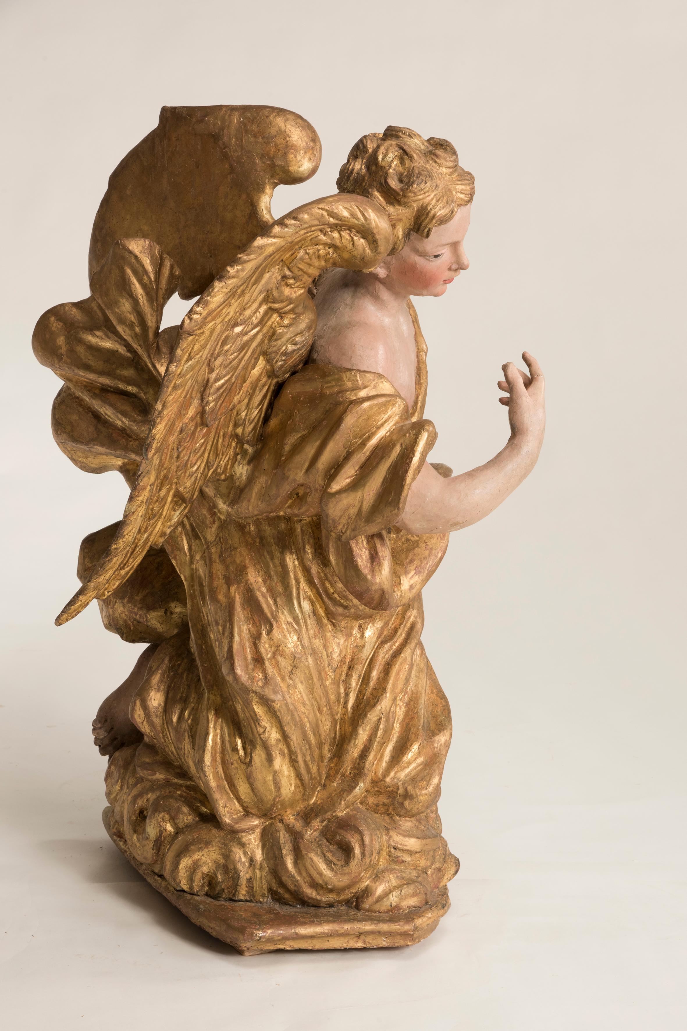 17th Century Baroque Italian Policrome and Gold Foil Wooden Angel Sculpture 3