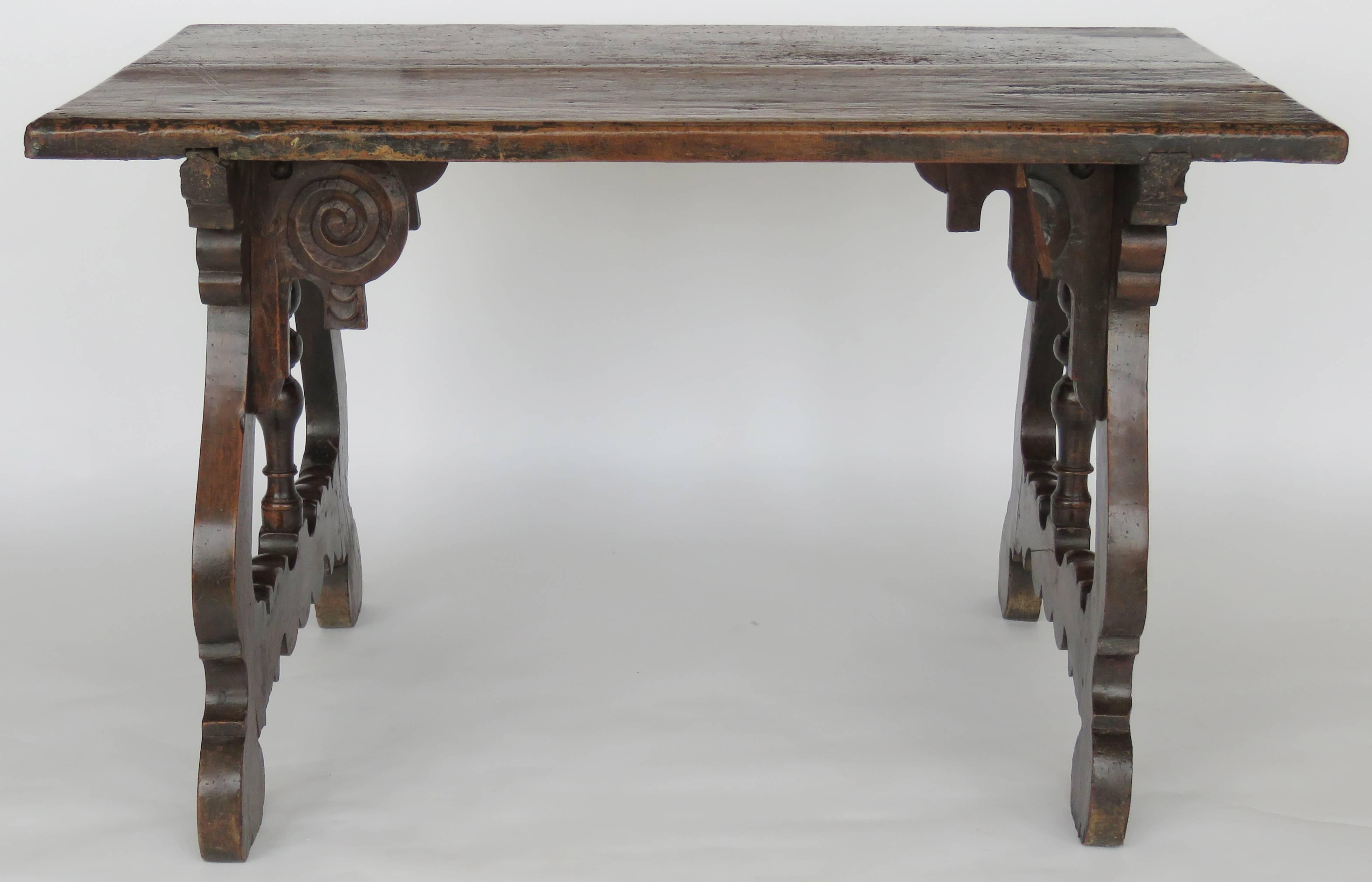17th Century Baroque Walnut Trestle Table For Sale 2