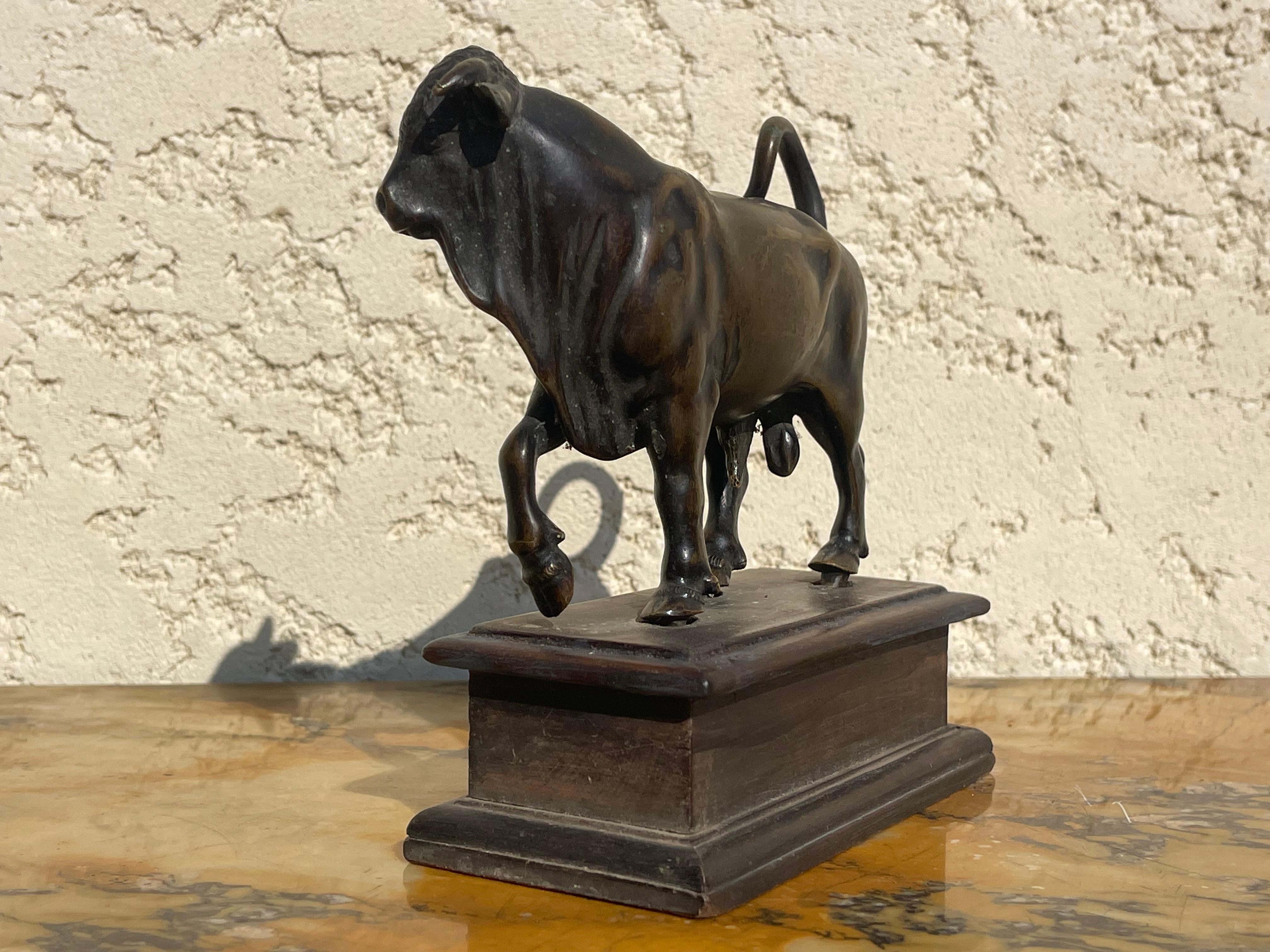 17th Century - Bronze Bull After Jean De Bologne en vente 11