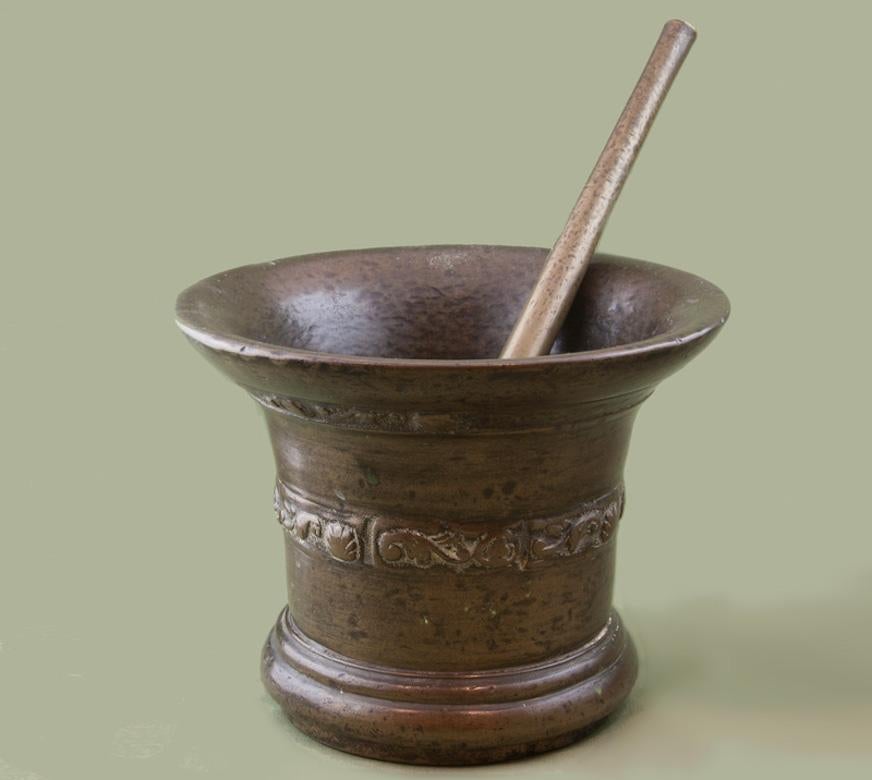 Late 17th Century 17th Century Bronze Mortar and Pestle For Sale