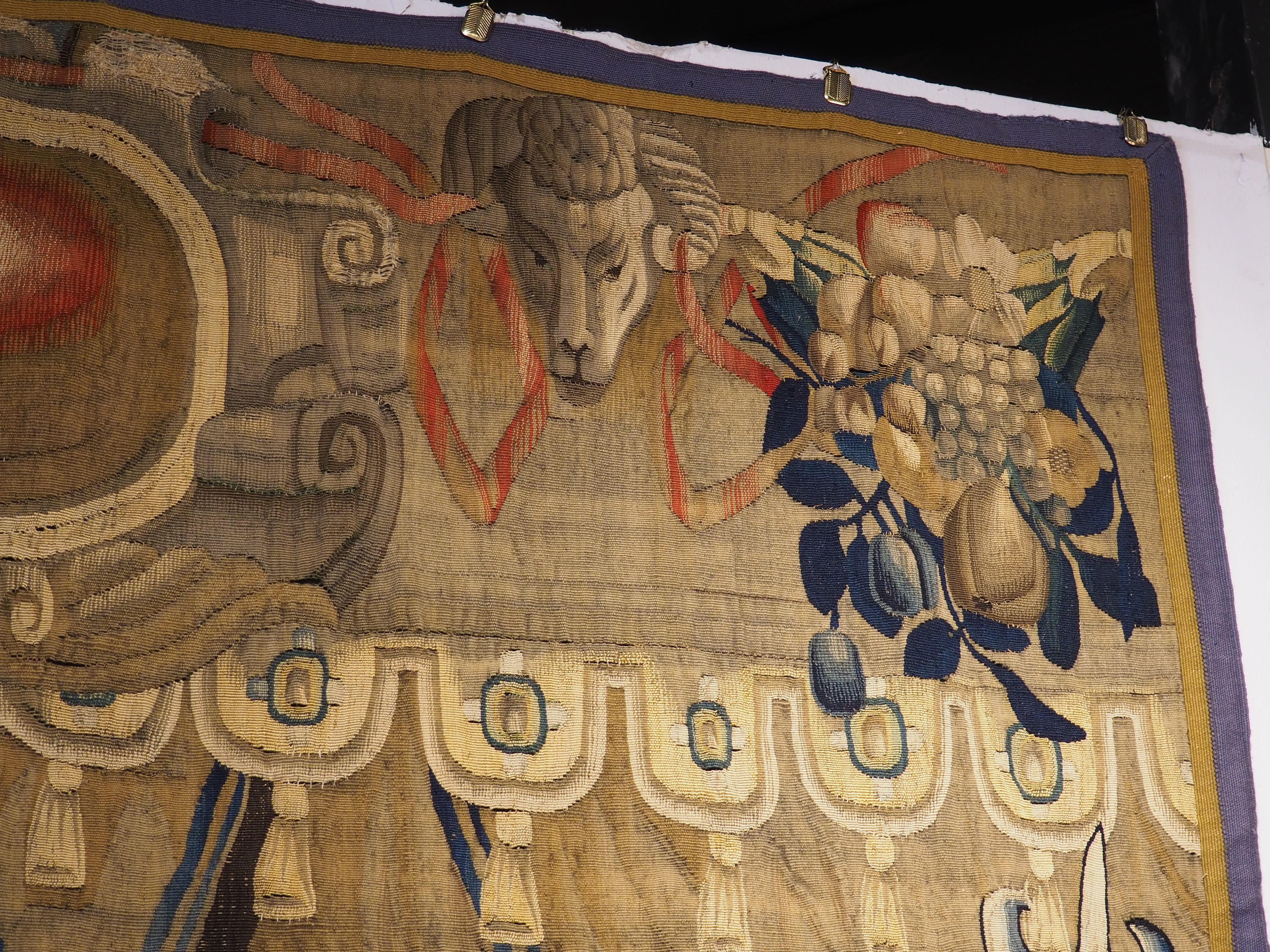Tapisserie de Bruxelles du 17e siècle en soie et laine représentant une scène romaine en vente 10