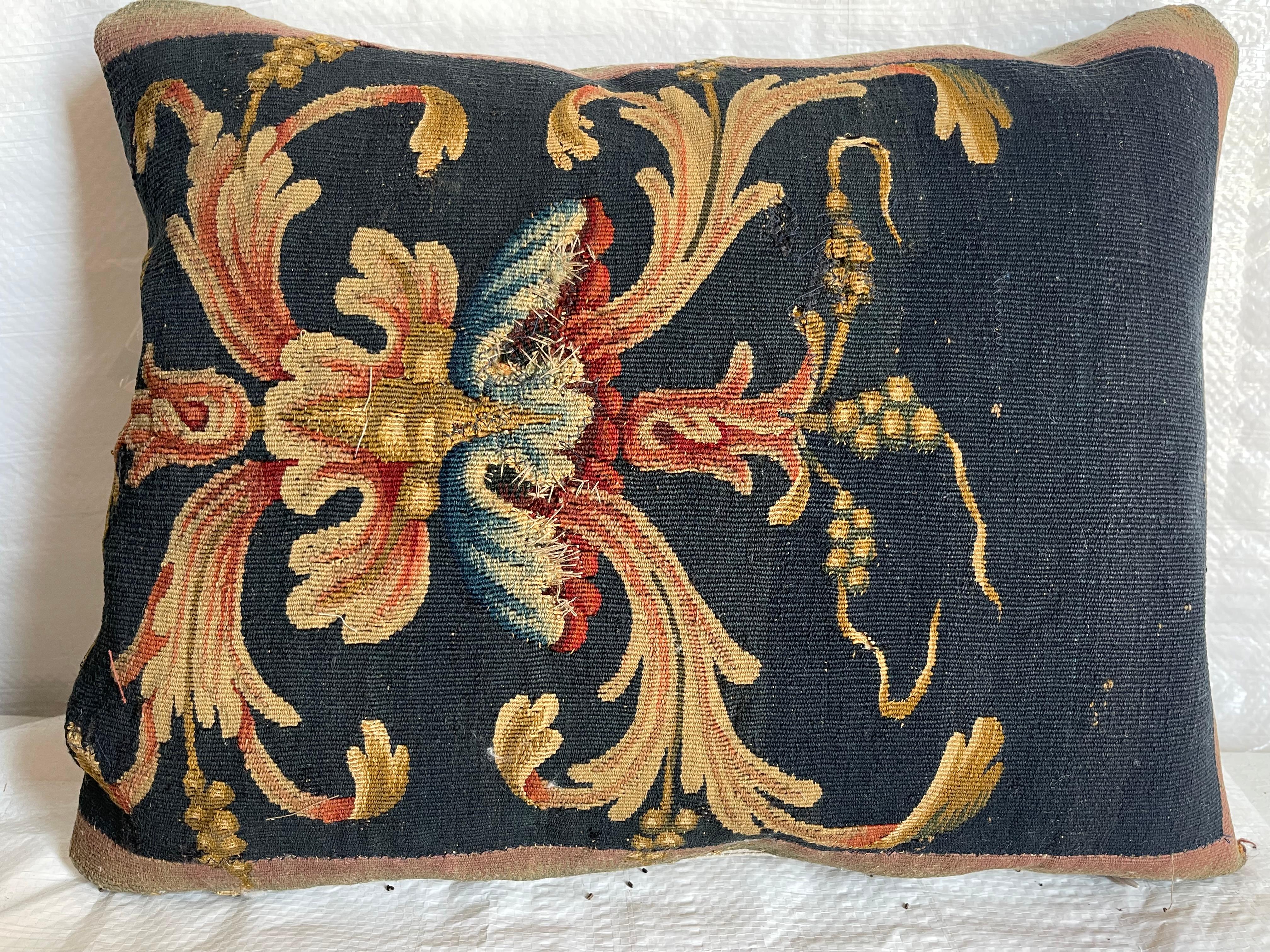 Cuscino ad arazzo di Bruxelles del XVII secolo
bellissimo colore e design del cuscino. Arazzo