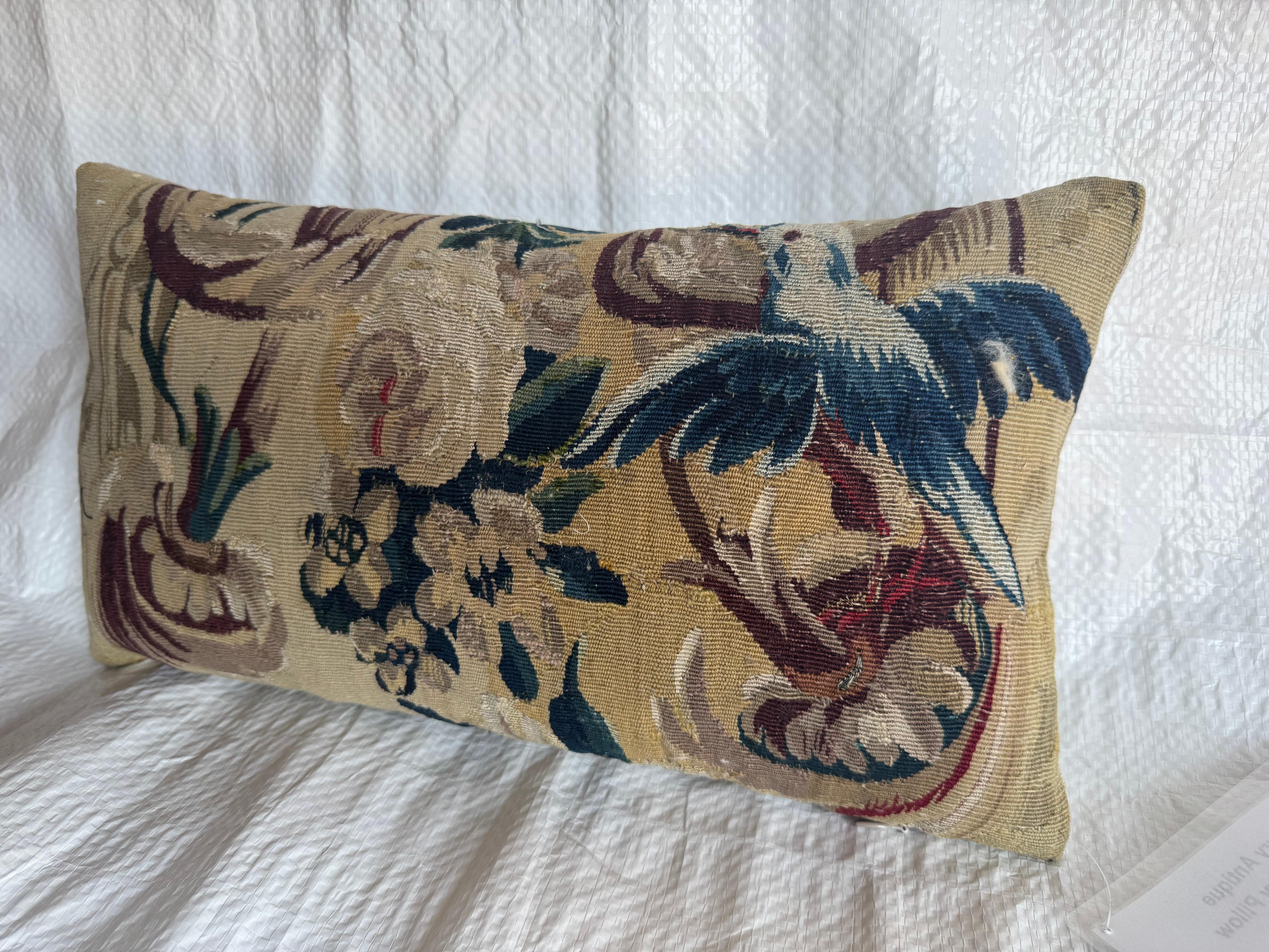 Brüsseler Wandteppich-Kissen, 17. Jahrhundert (Barock) im Angebot