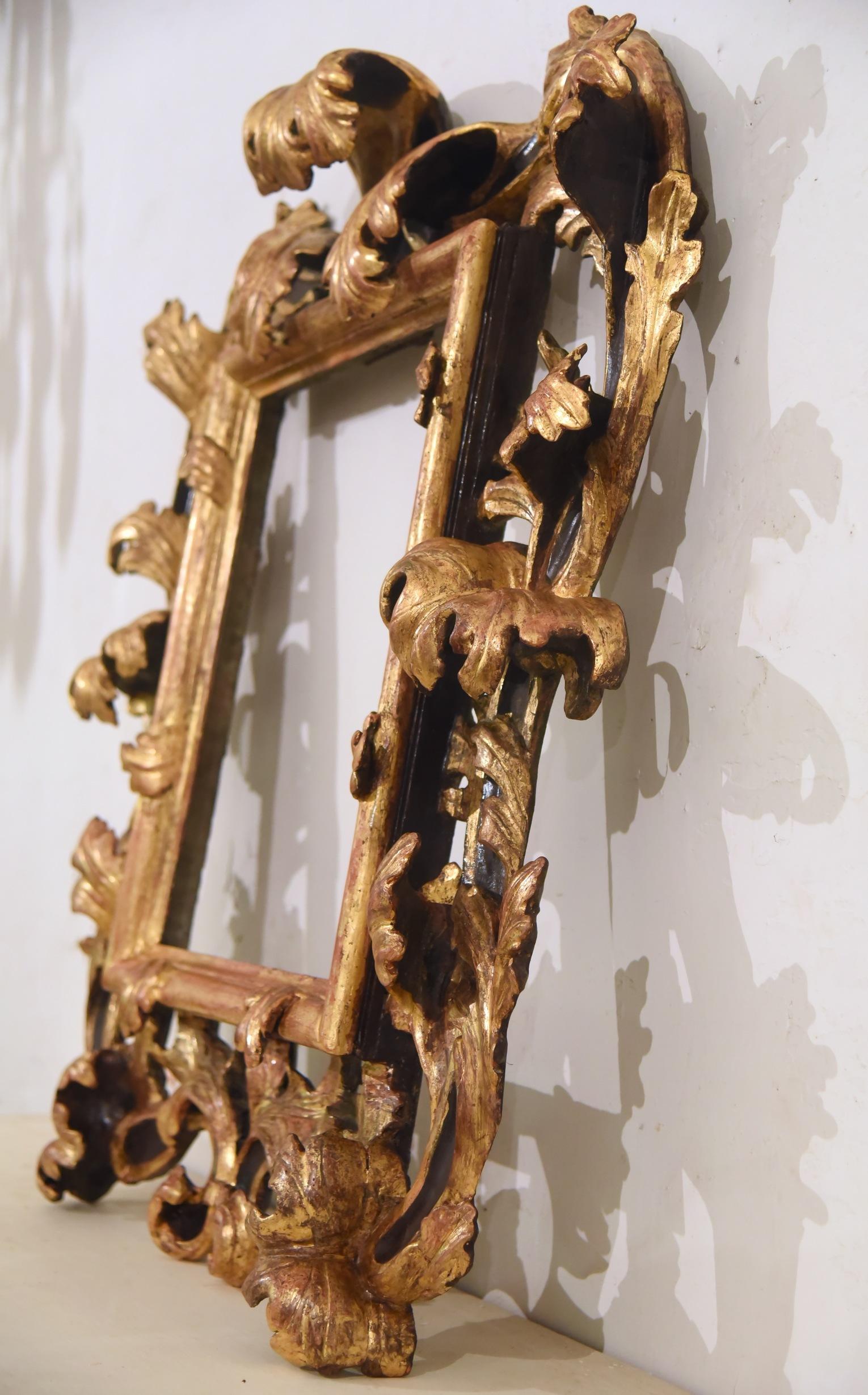 17th Century Brustolon Mirror-Frame Giltwood Carved Italian Origin, 1690 For Sale 6
