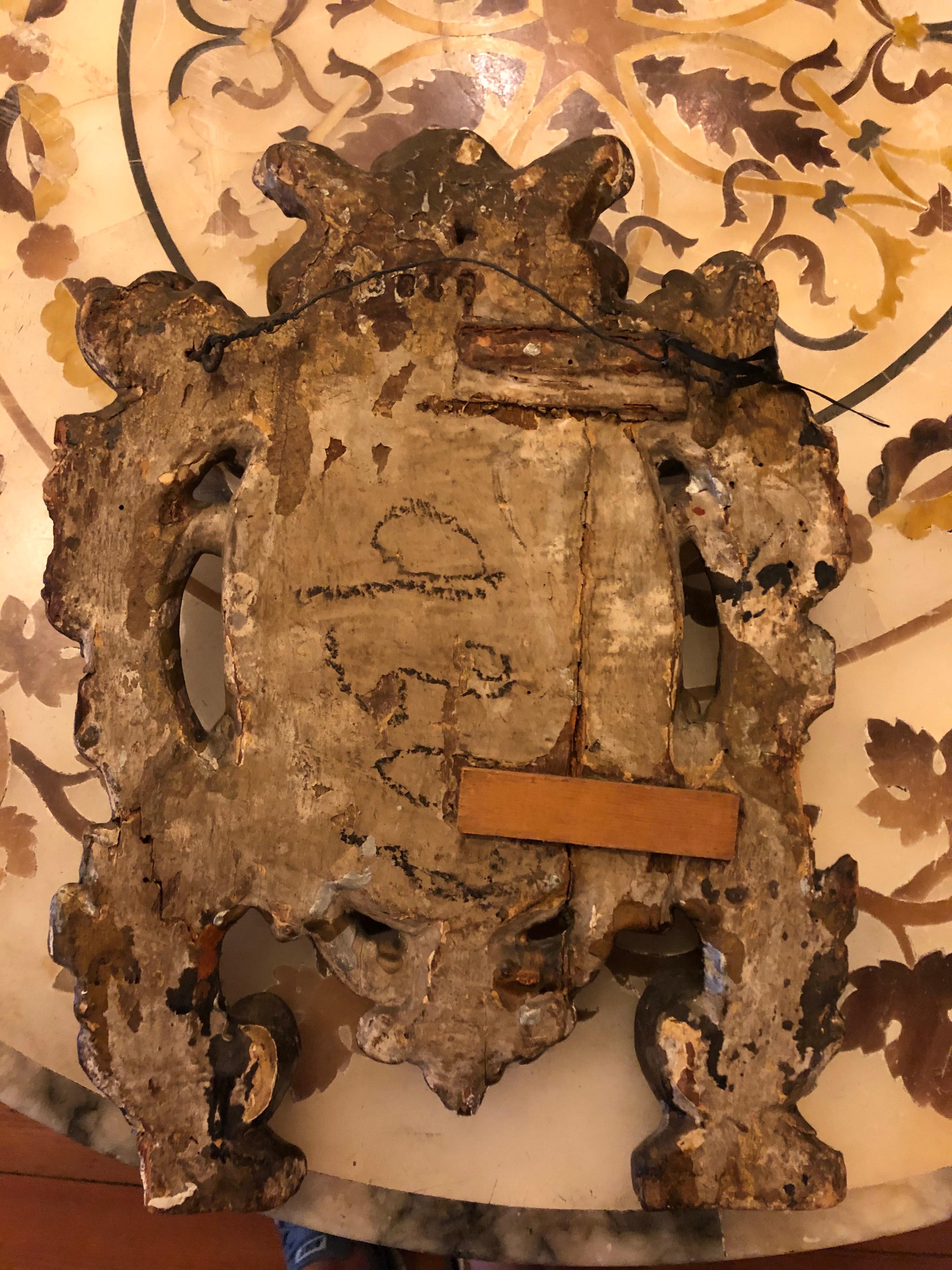 17th Century Carved Italian Crest 1
