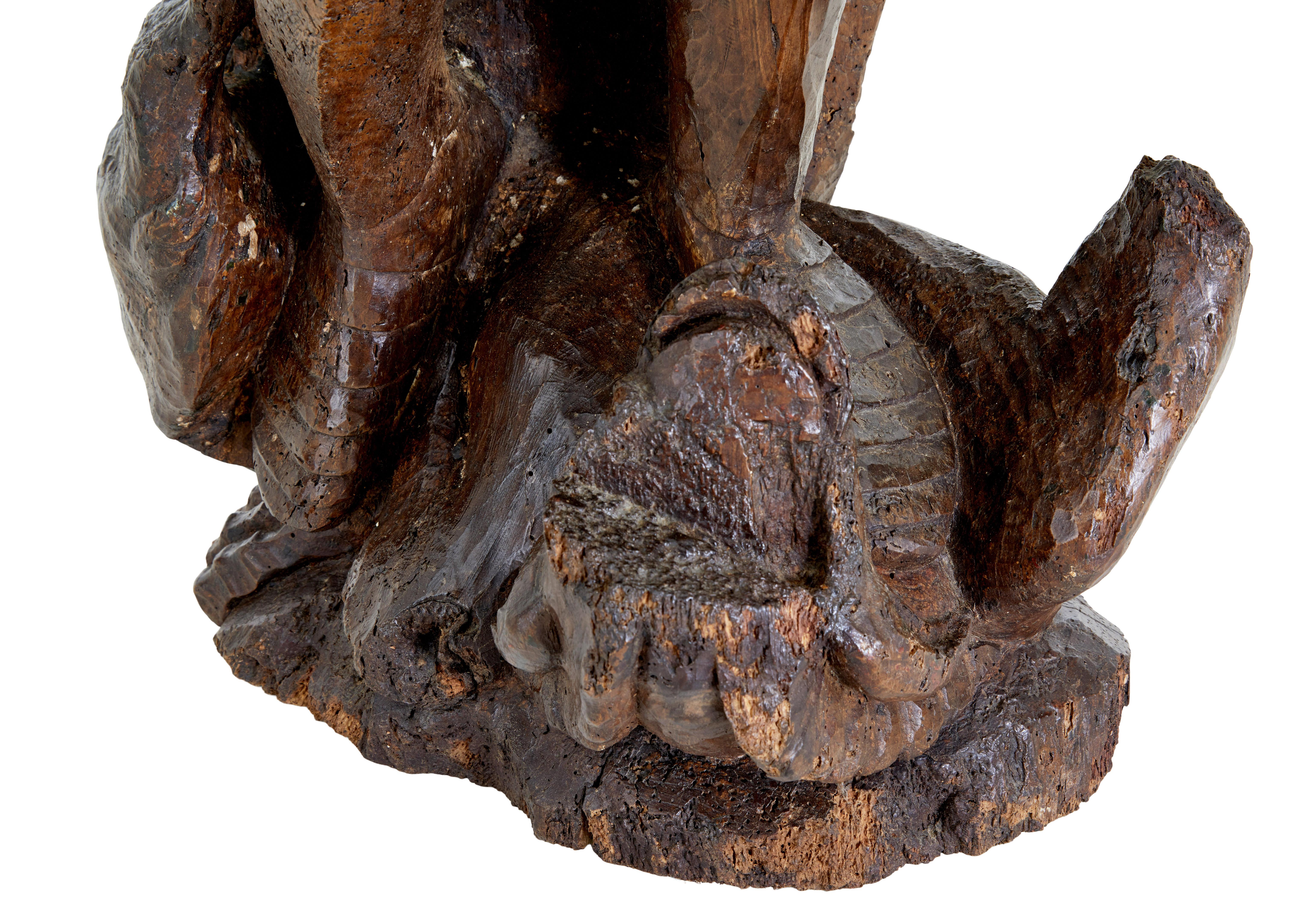 Geschnitzte Kalkholzfigur des Heiligen Michael aus dem 17. Jahrhundert im Angebot 5