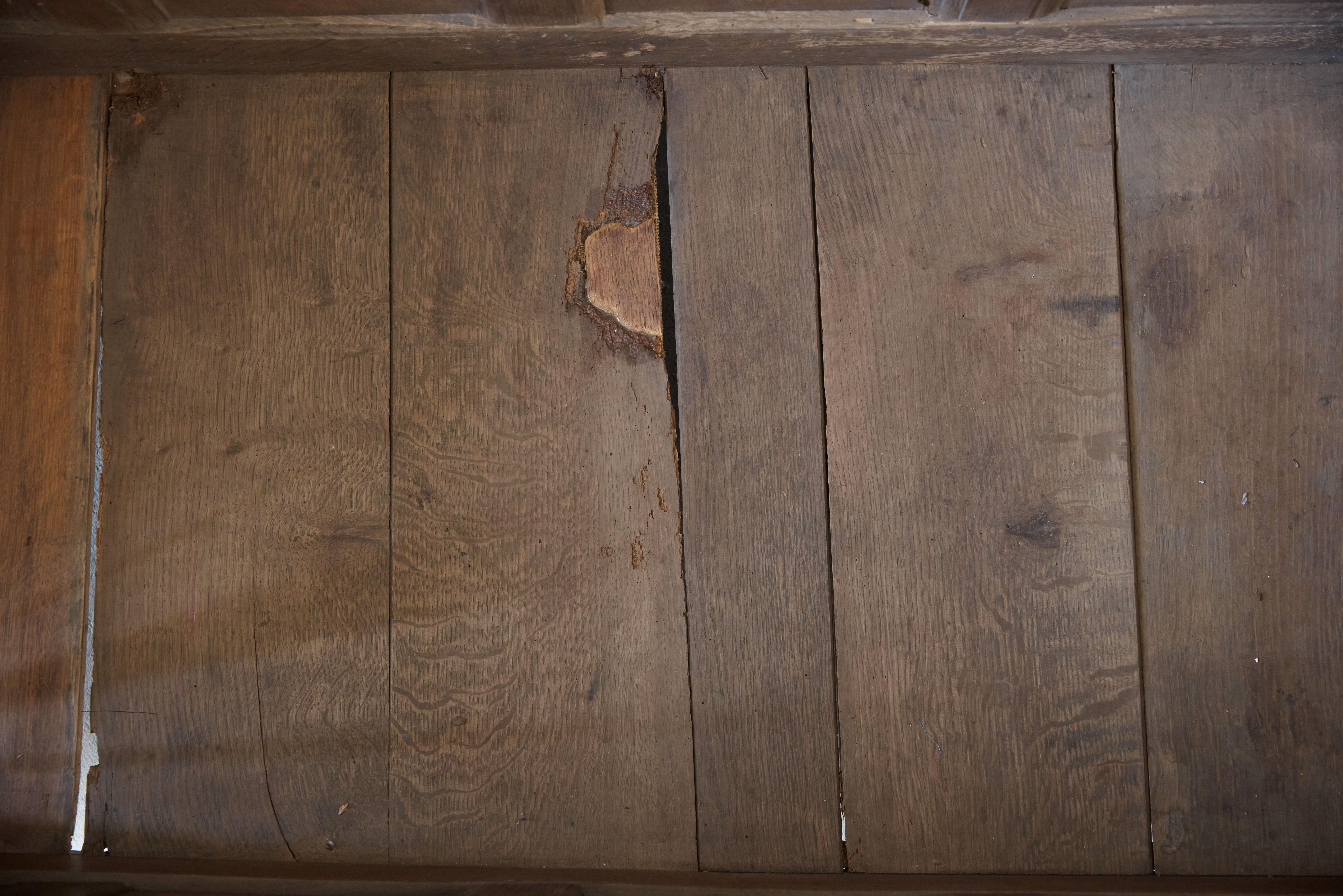 17th Century Carved Oak Coffer For Sale 10