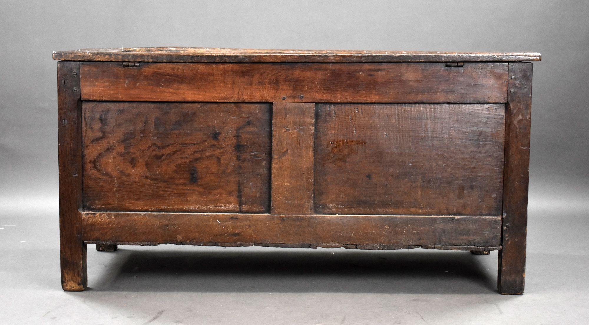 17th Century Carved Oak Coffer In Good Condition For Sale In Chelmsford, Essex