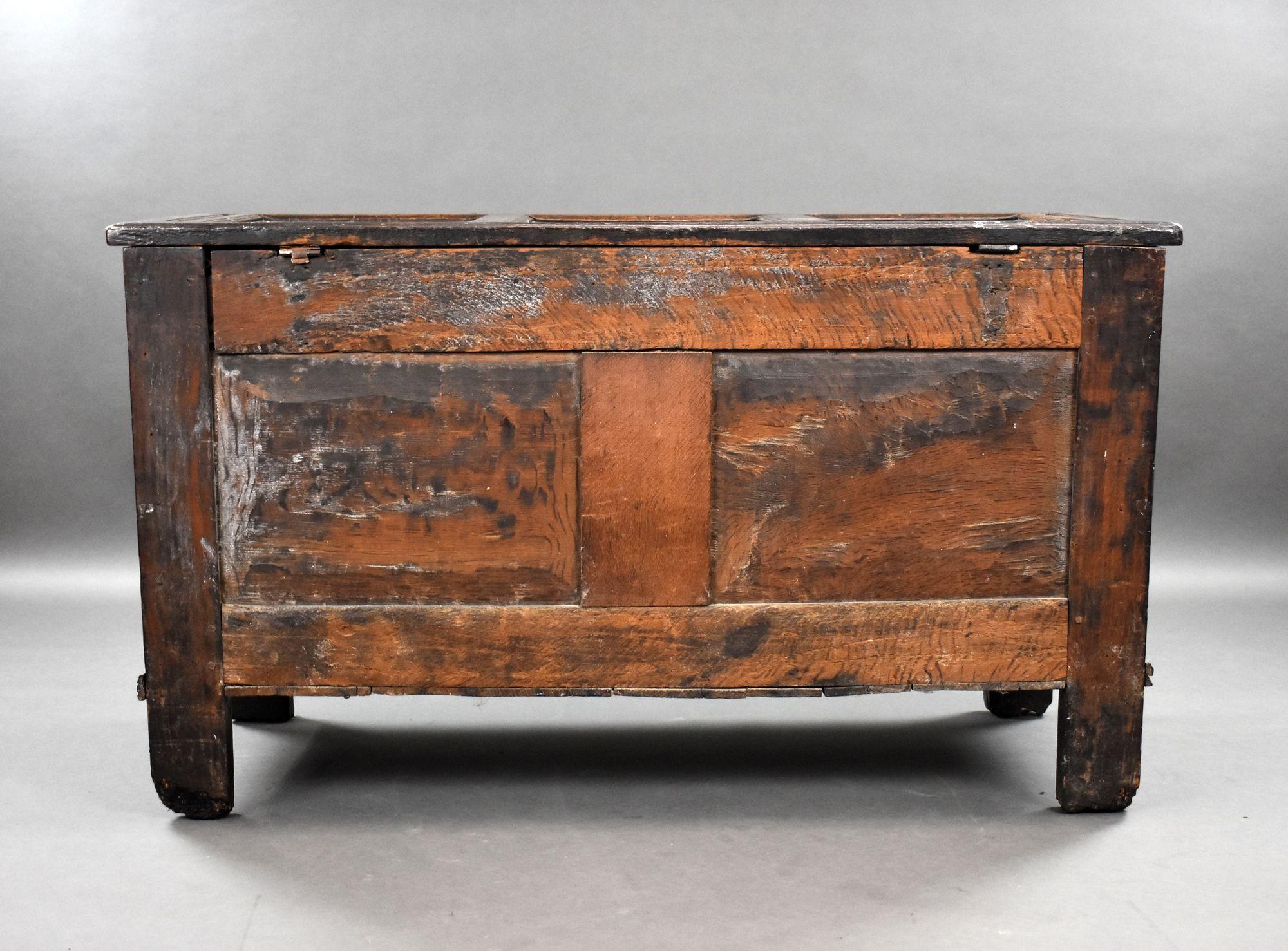 17th Century Carved Oak Coffer In Good Condition For Sale In Chelmsford, Essex