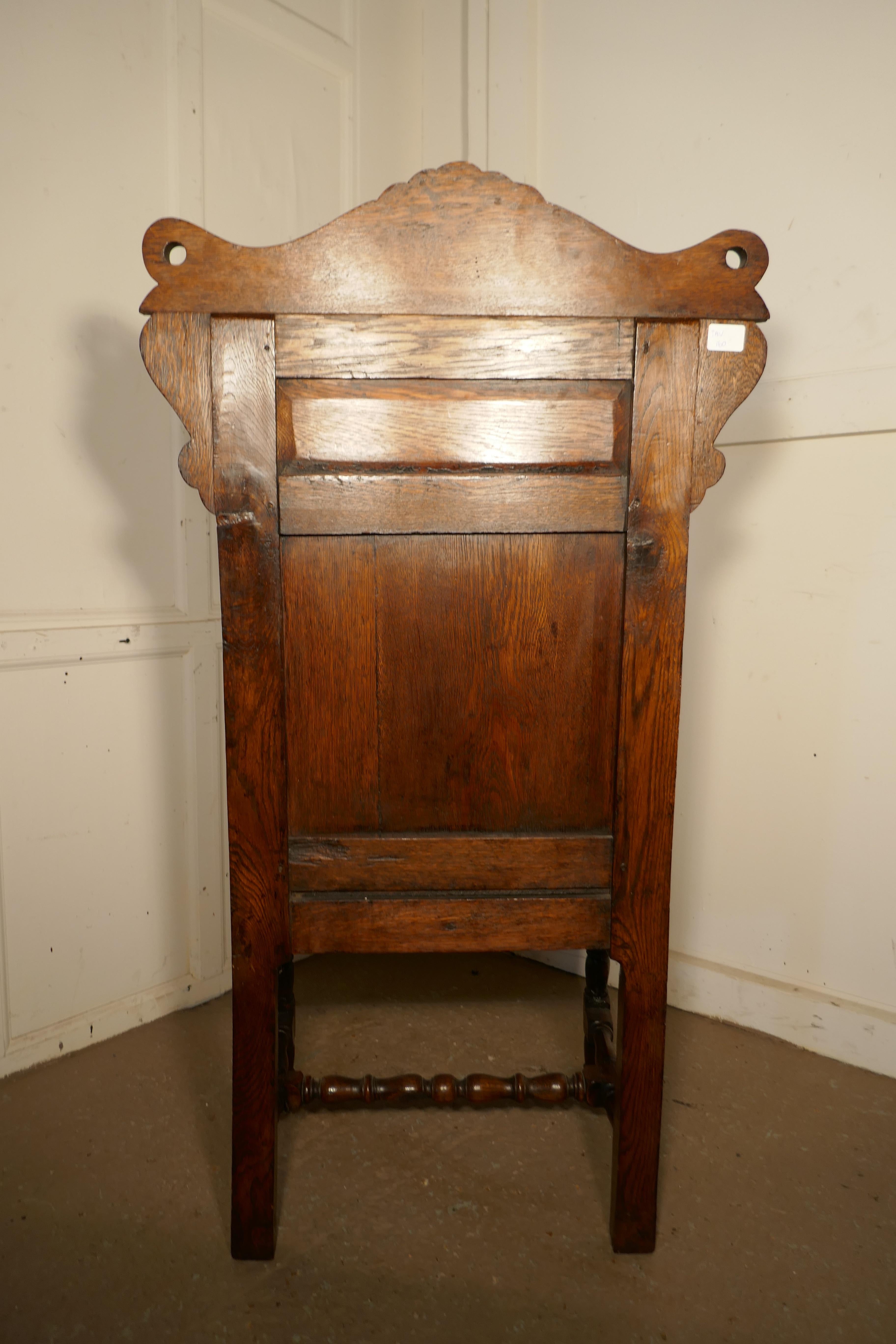 17th Century Carved Oak Wainscot Chair In Good Condition In Godshill, Isle of Wight