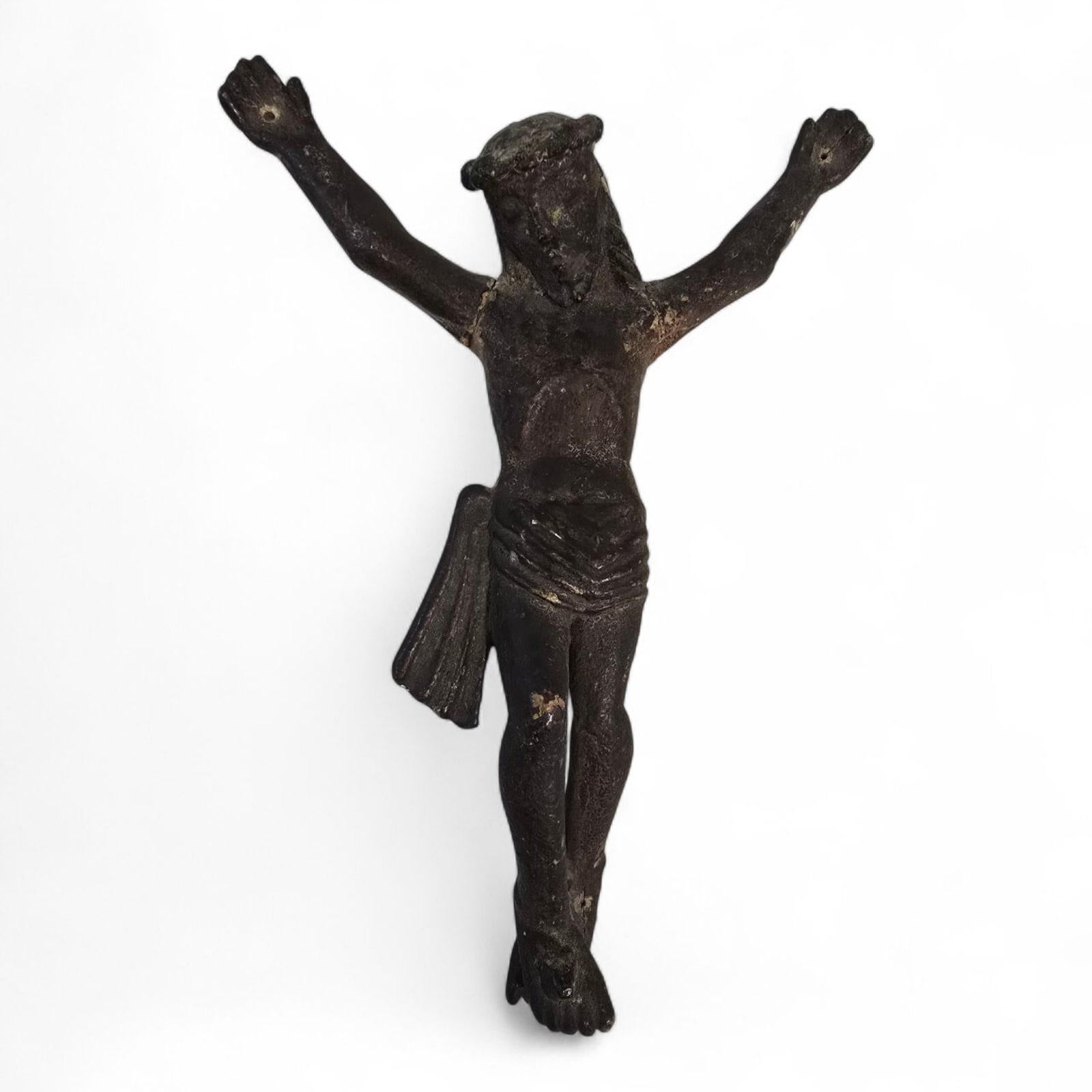 Figure du Christ en bois sculpté du 17e siècle provenant de Navarre, Espagne État moyen - En vente à Madrid, ES