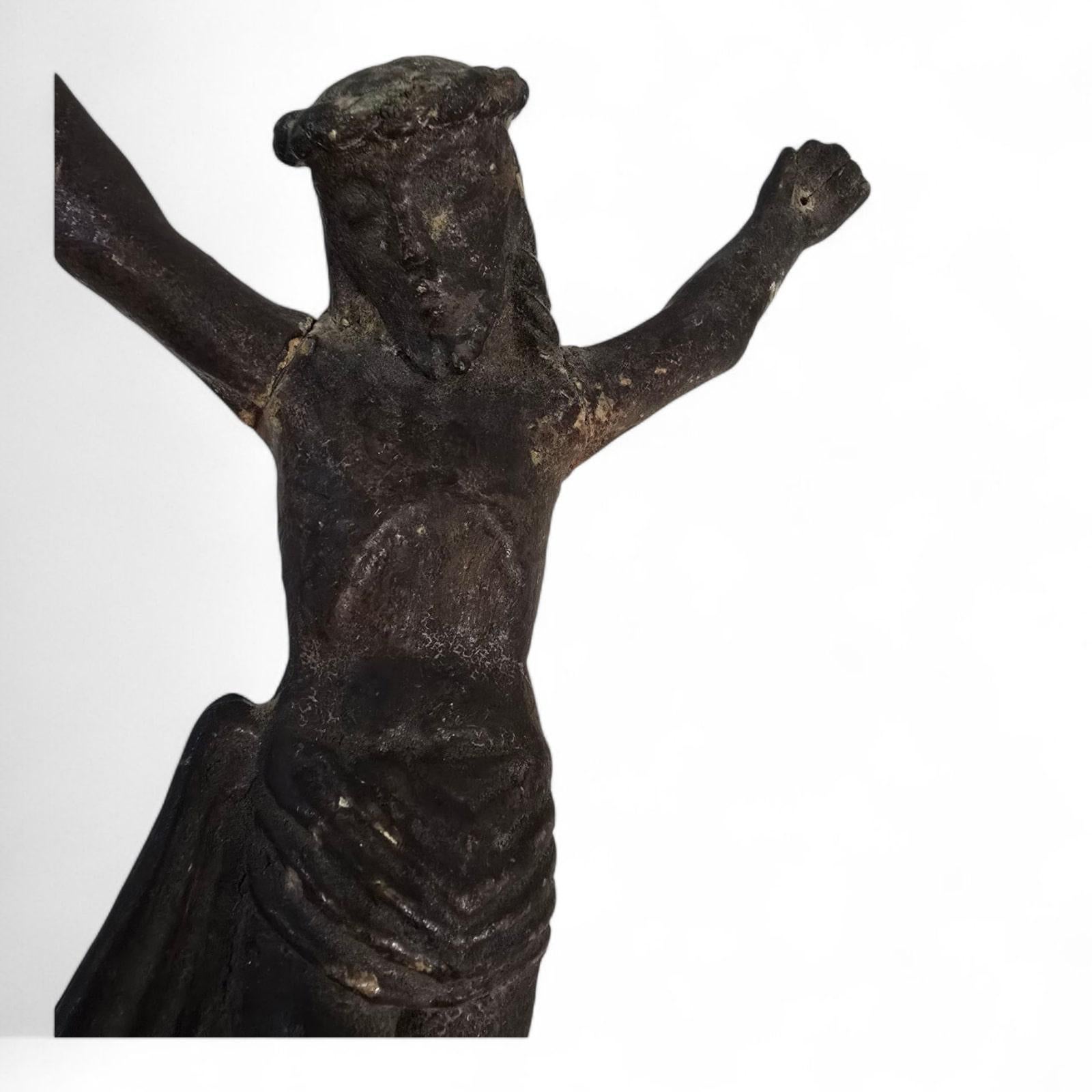 XVIIIe siècle et antérieur Figure du Christ en bois sculpté du 17e siècle provenant de Navarre, Espagne en vente