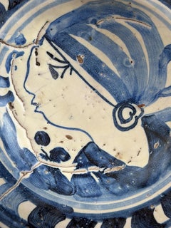 17. Jahrhundert, katalanischer blau-weißer Ditada-Teller mit weiblicher Figur