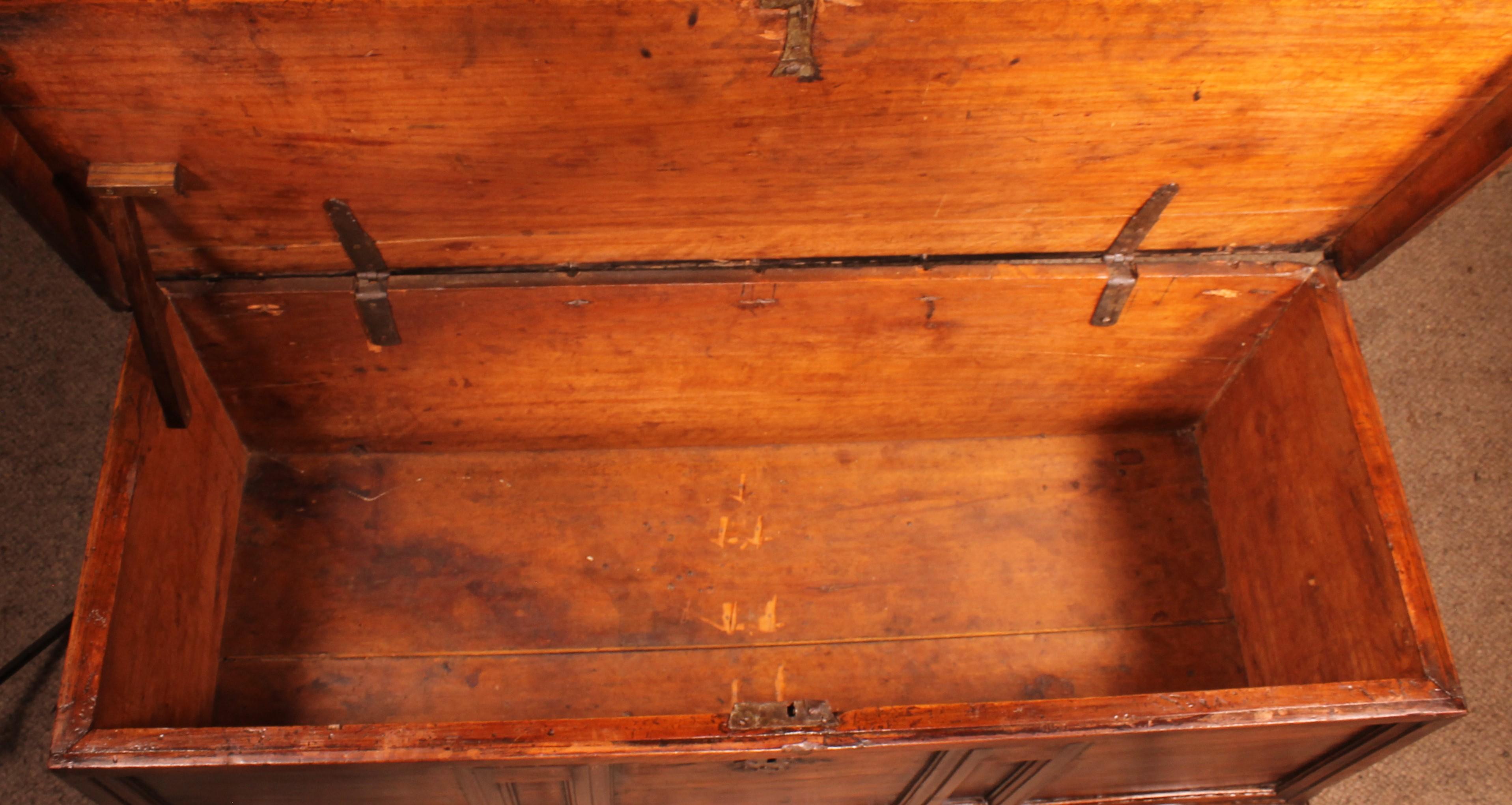17th Century Catalan Chest For Sale 6