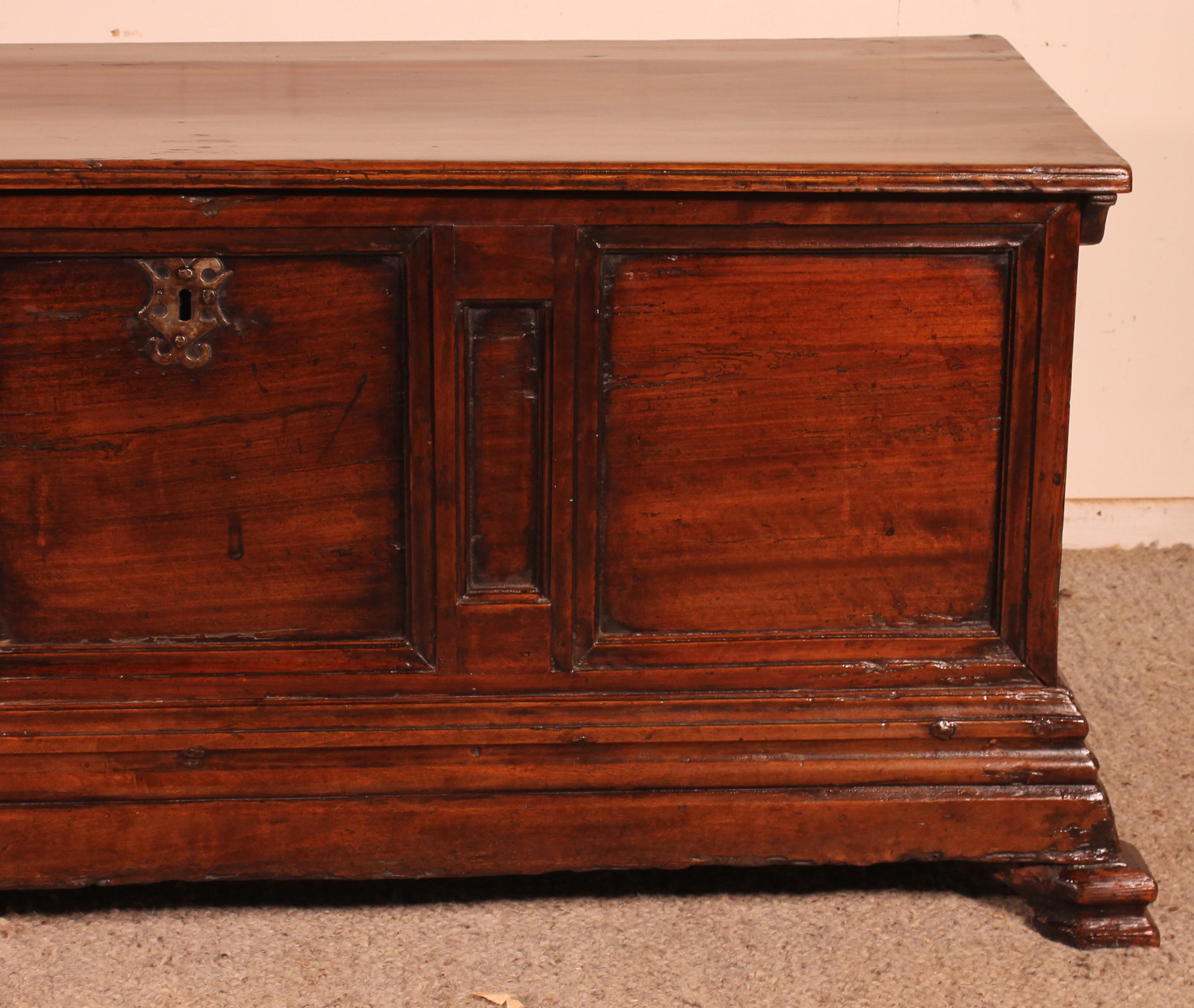 Renaissance 17th Century Catalan Chest For Sale