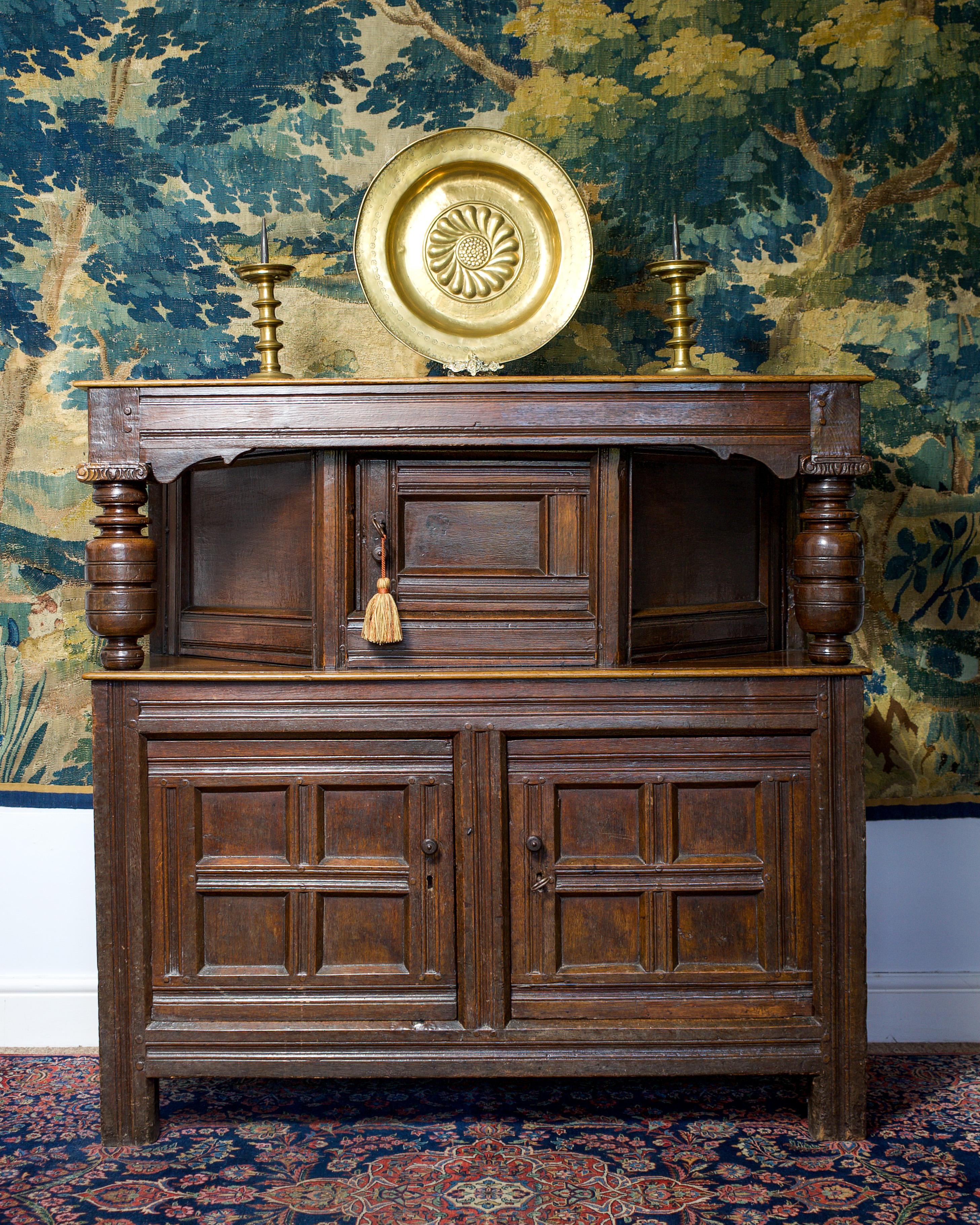 17th Century, Charles II, Canted Oak Livery Cupboard, England, Circa 1660 In Good Condition For Sale In Leominster, GB