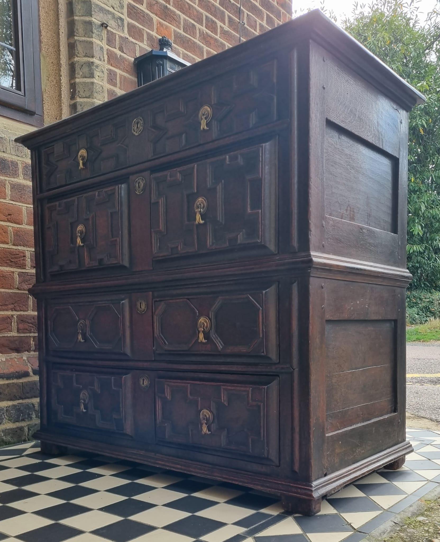 17th Century Charles II Oak Chest of Drawers C. 1680 In Good Condition In Hoddesdon, GB