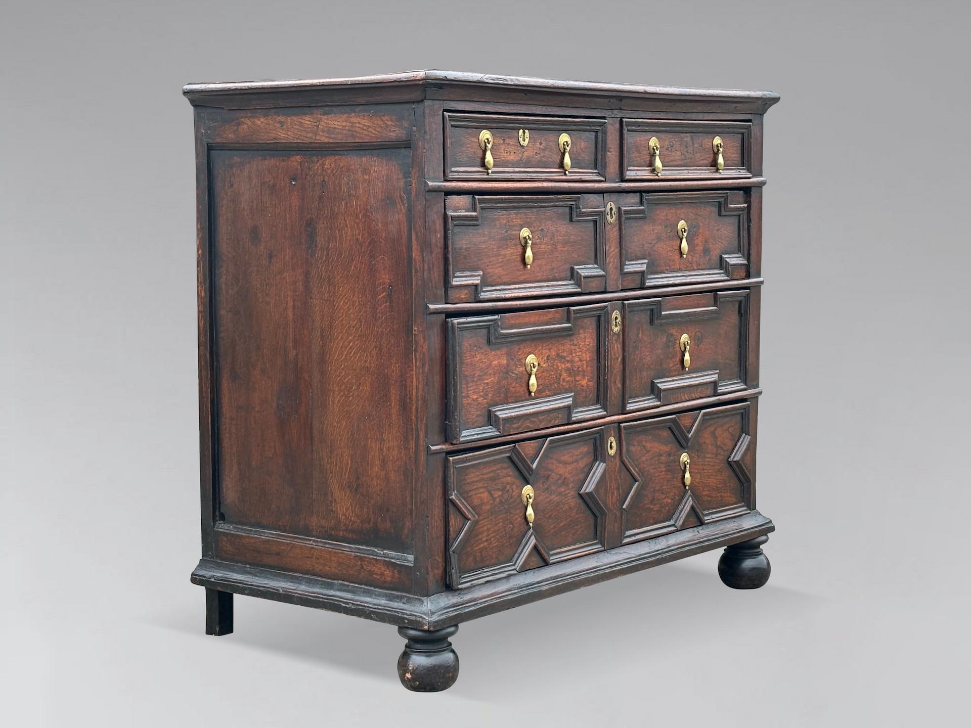 Cassettiera geometrica in Oak del XVII secolo, periodo Charles II, Giacobino in vendita 4