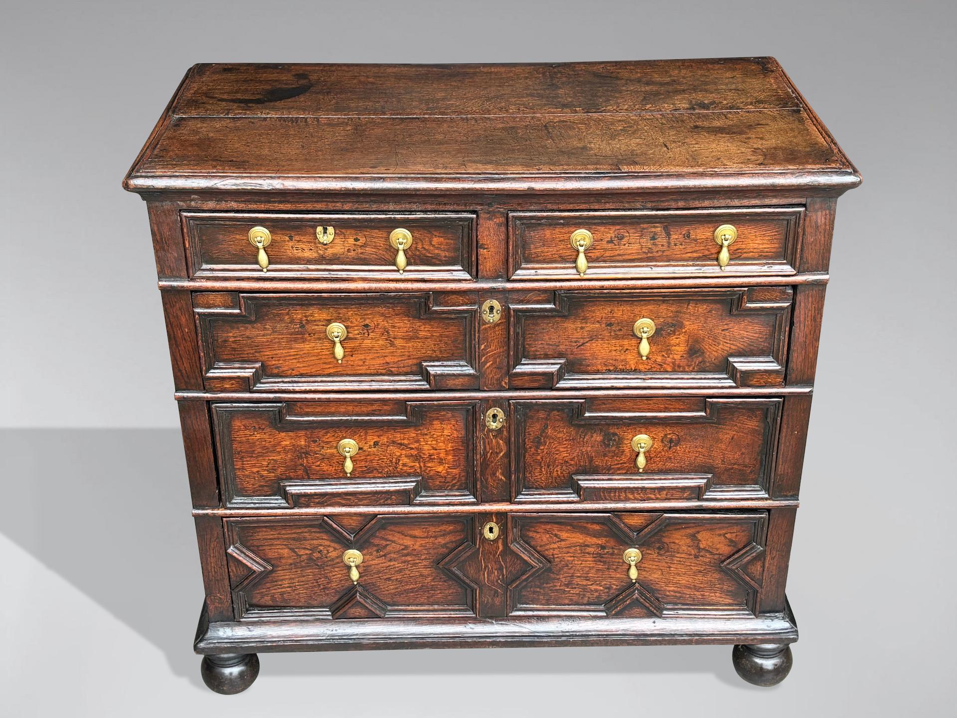 Cassettiera geometrica in Oak del XVII secolo, periodo Charles II, Giacobino in vendita 7