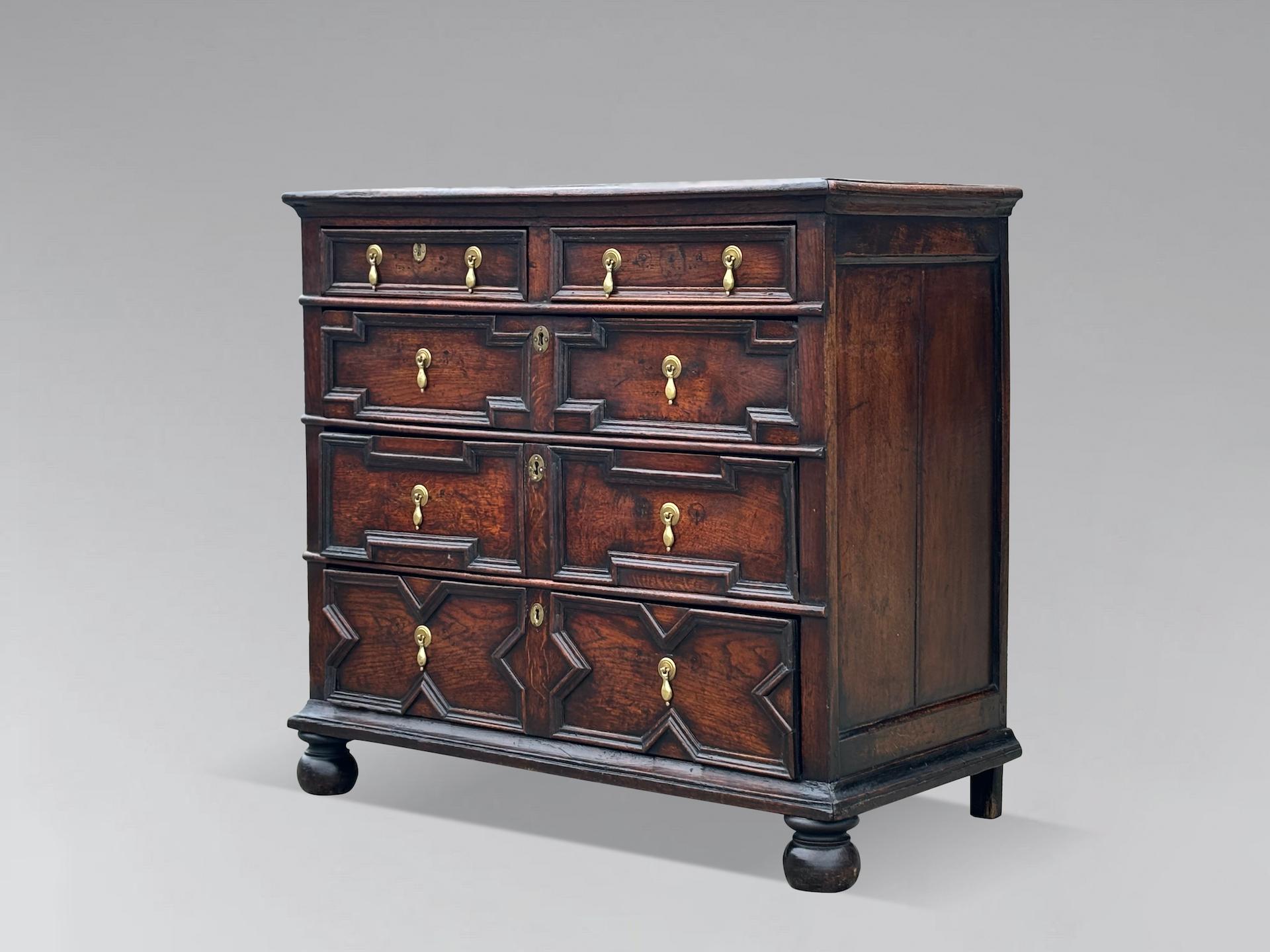 Cassettiera geometrica in Oak del XVII secolo, periodo Charles II, Giacobino in vendita 2