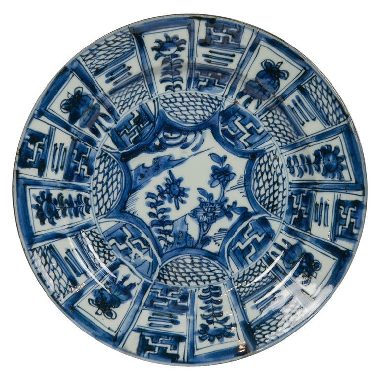 Antique 17th Century Chinese Blue and White Plate Made circa 1660 For Sale