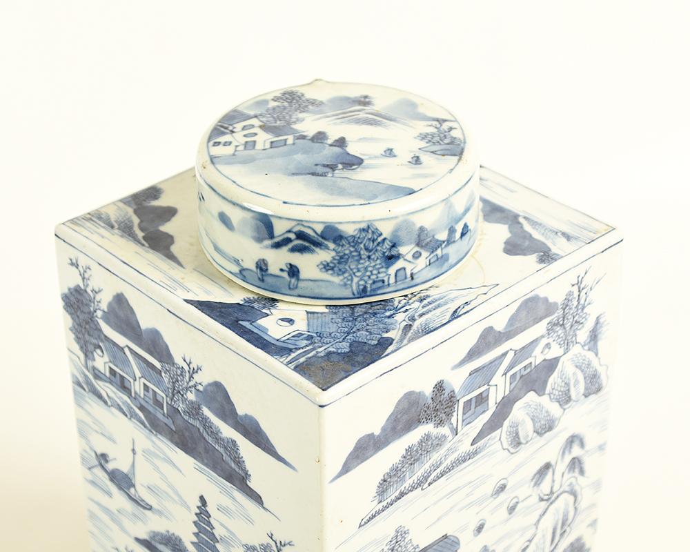 Qing 19th Century Chinese Kangxi Porcelain Tea Jar with Blue and White Underglaze
