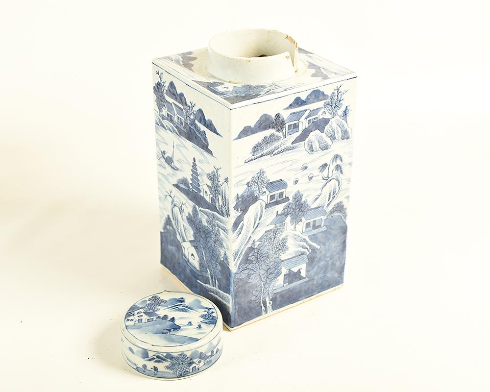 Glazed 19th Century Chinese Kangxi Porcelain Tea Jar with Blue and White Underglaze