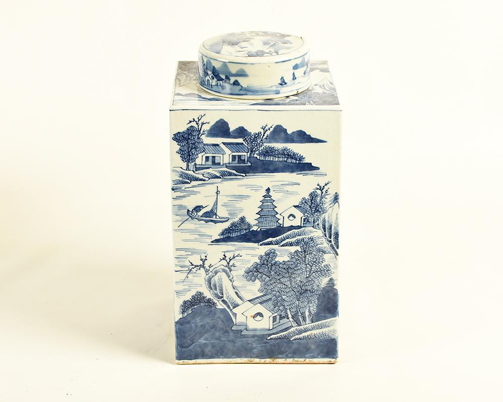 19th Century Chinese Kangxi Porcelain Tea Jar with Blue and White Underglaze 4