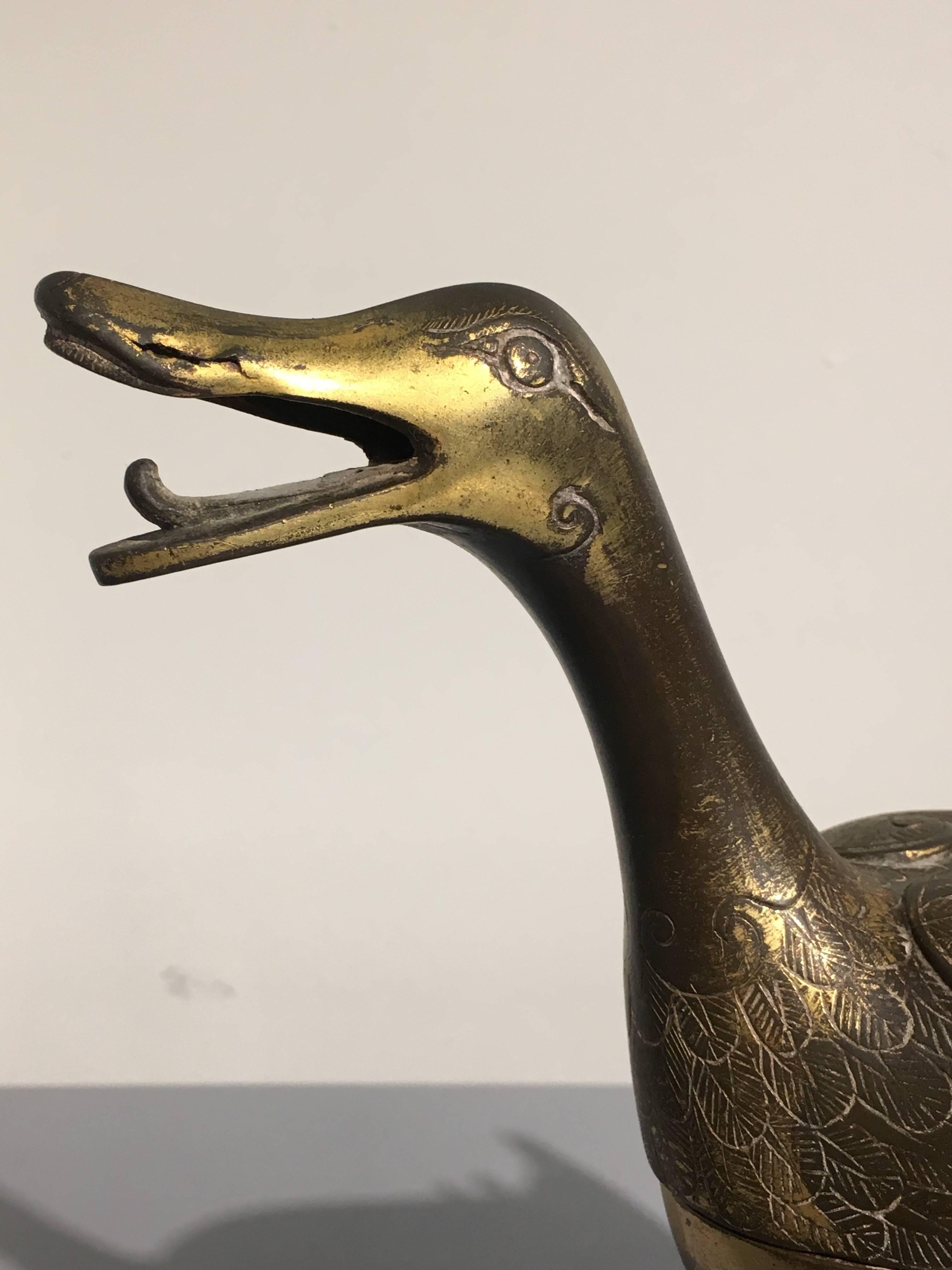 encensoir en forme de canard en bronze doré de la fin de la dynastie Ming (17e siècle) 1