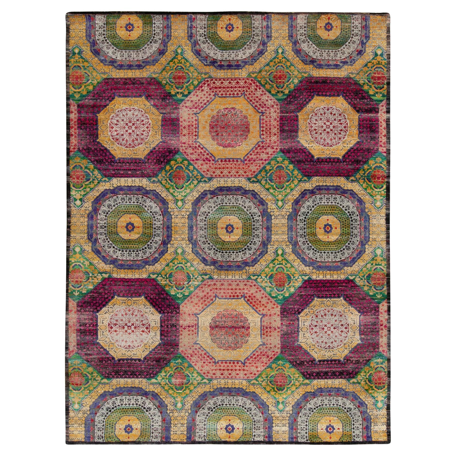 Tapis de style classique du 17ème siècle à motifs de médaillons dorés, violets et bleus