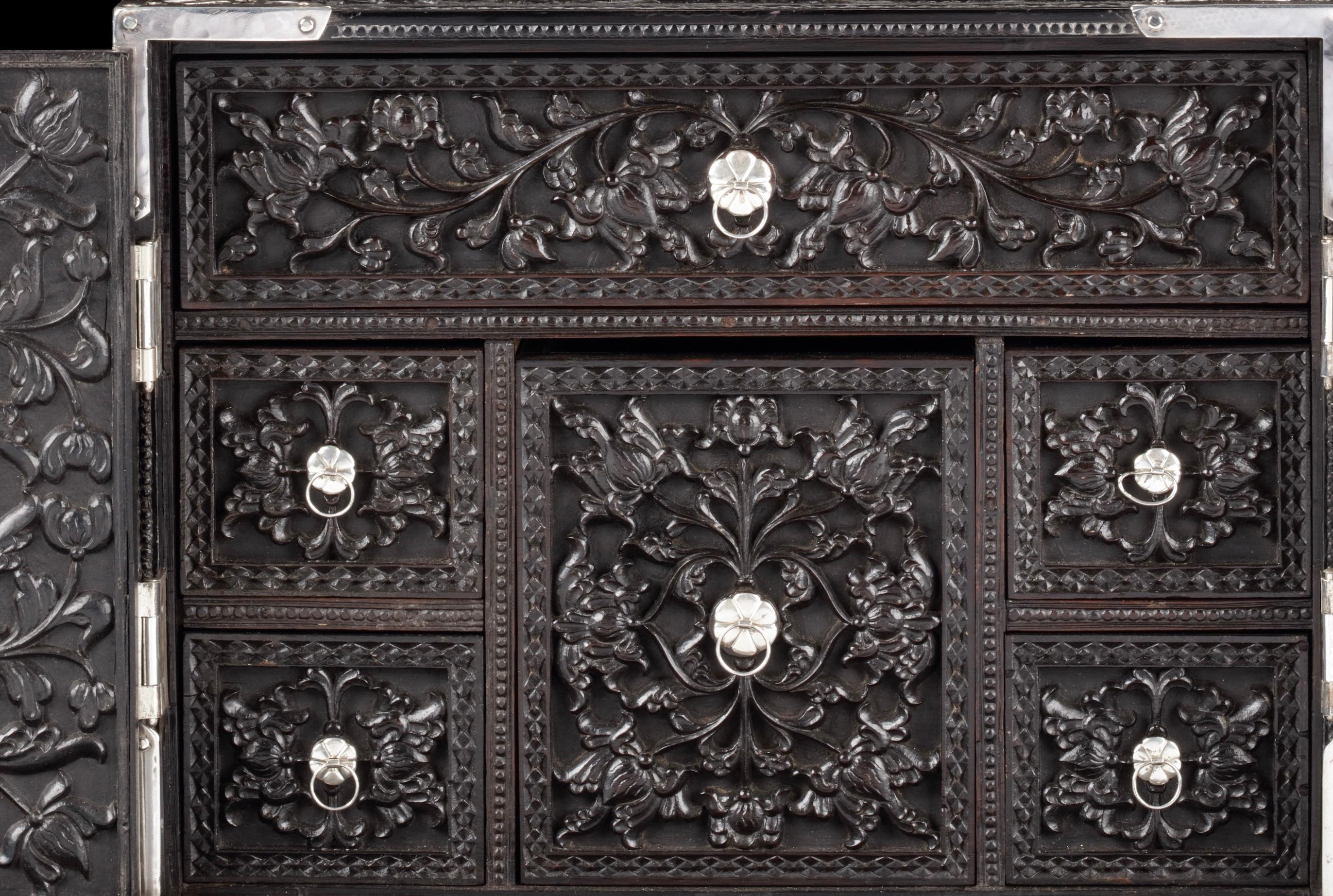 17th century colonial Sinhalese ebony two-door cabinet with silver mounts For Sale 3