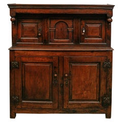 Armadio di corte inglese del XVII secolo in Oak