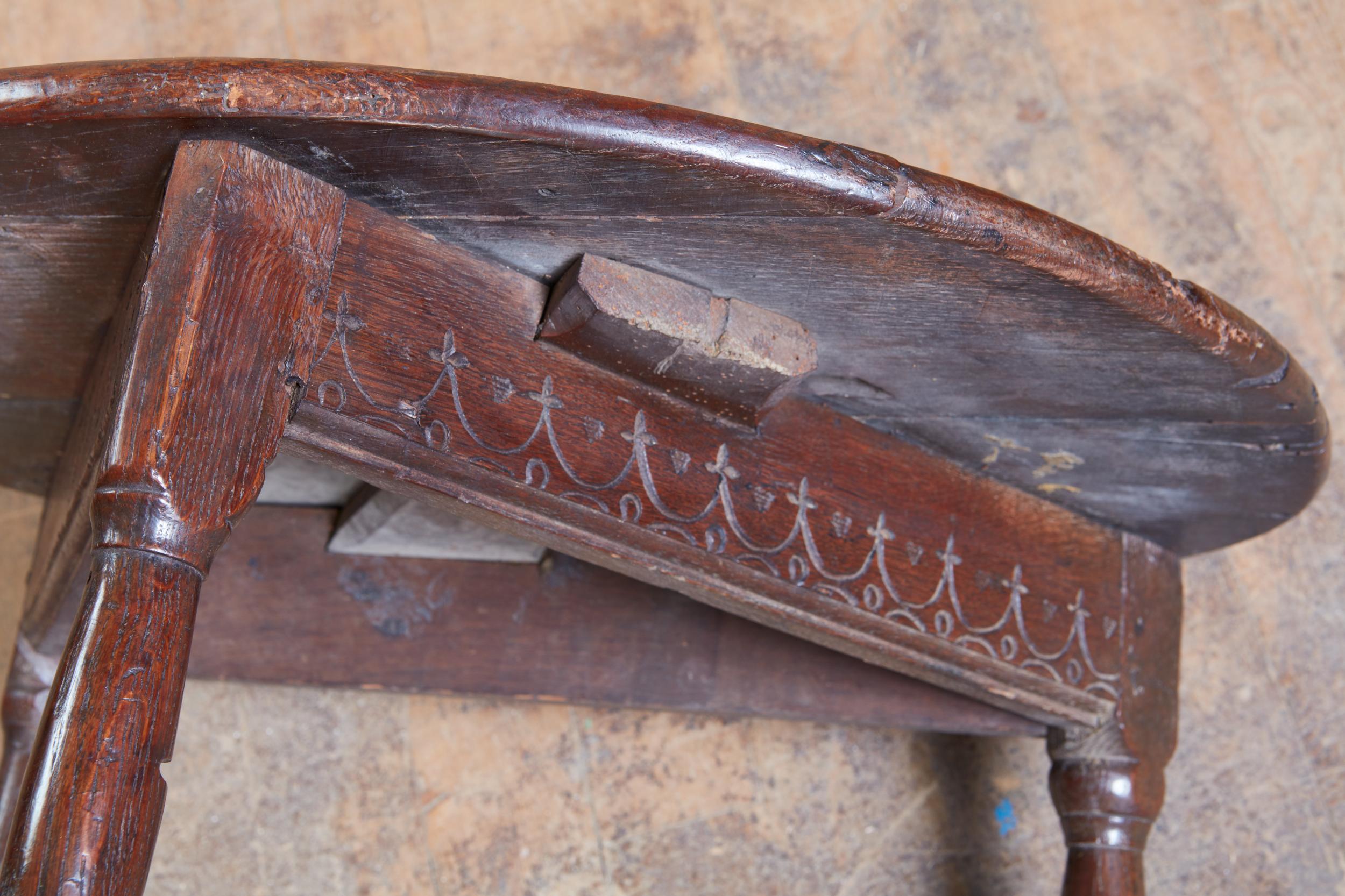 17th Century Cricket Table In Distressed Condition In Greenwich, CT
