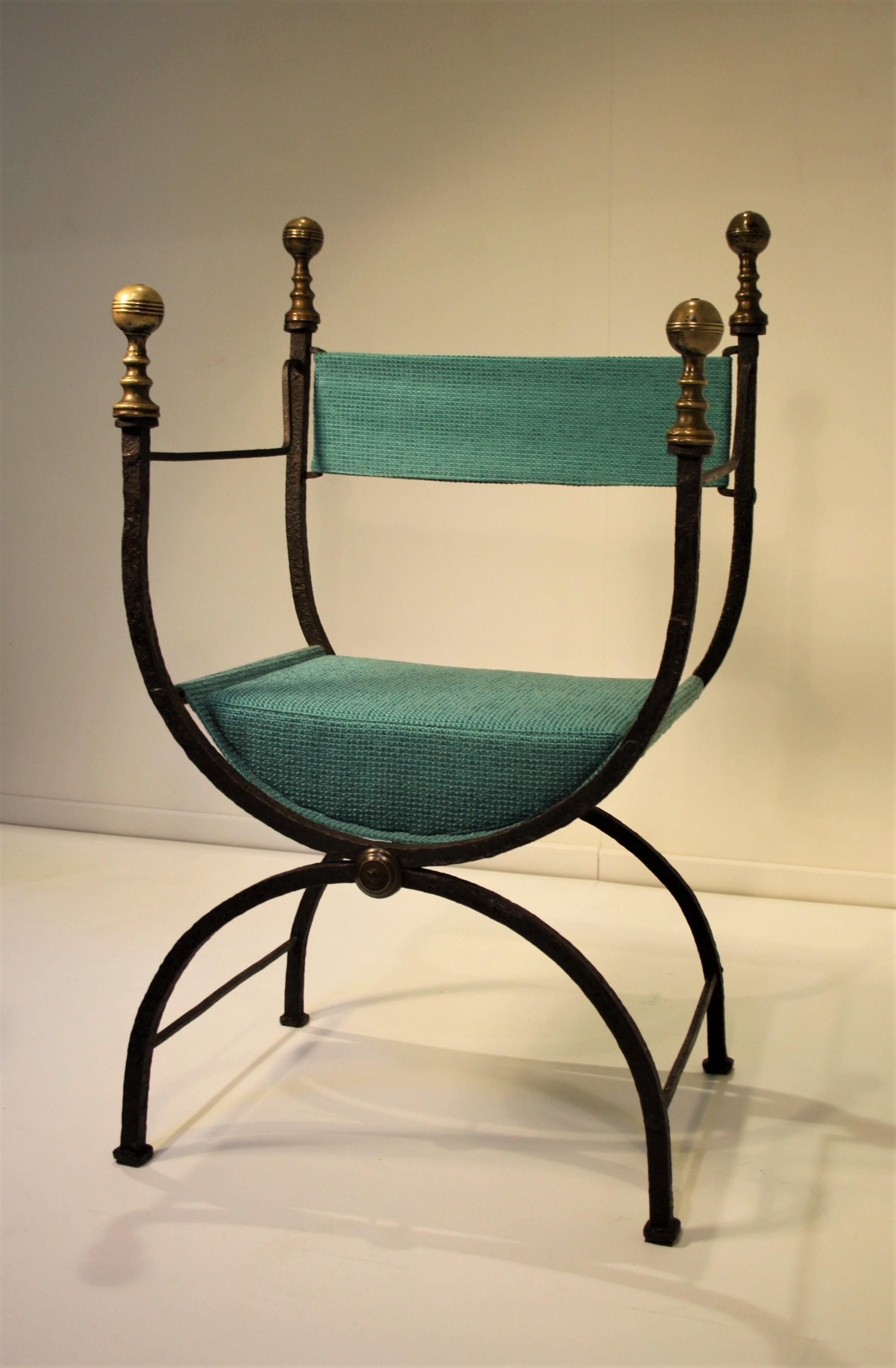 17th Century Curule Chair im Angebot 3