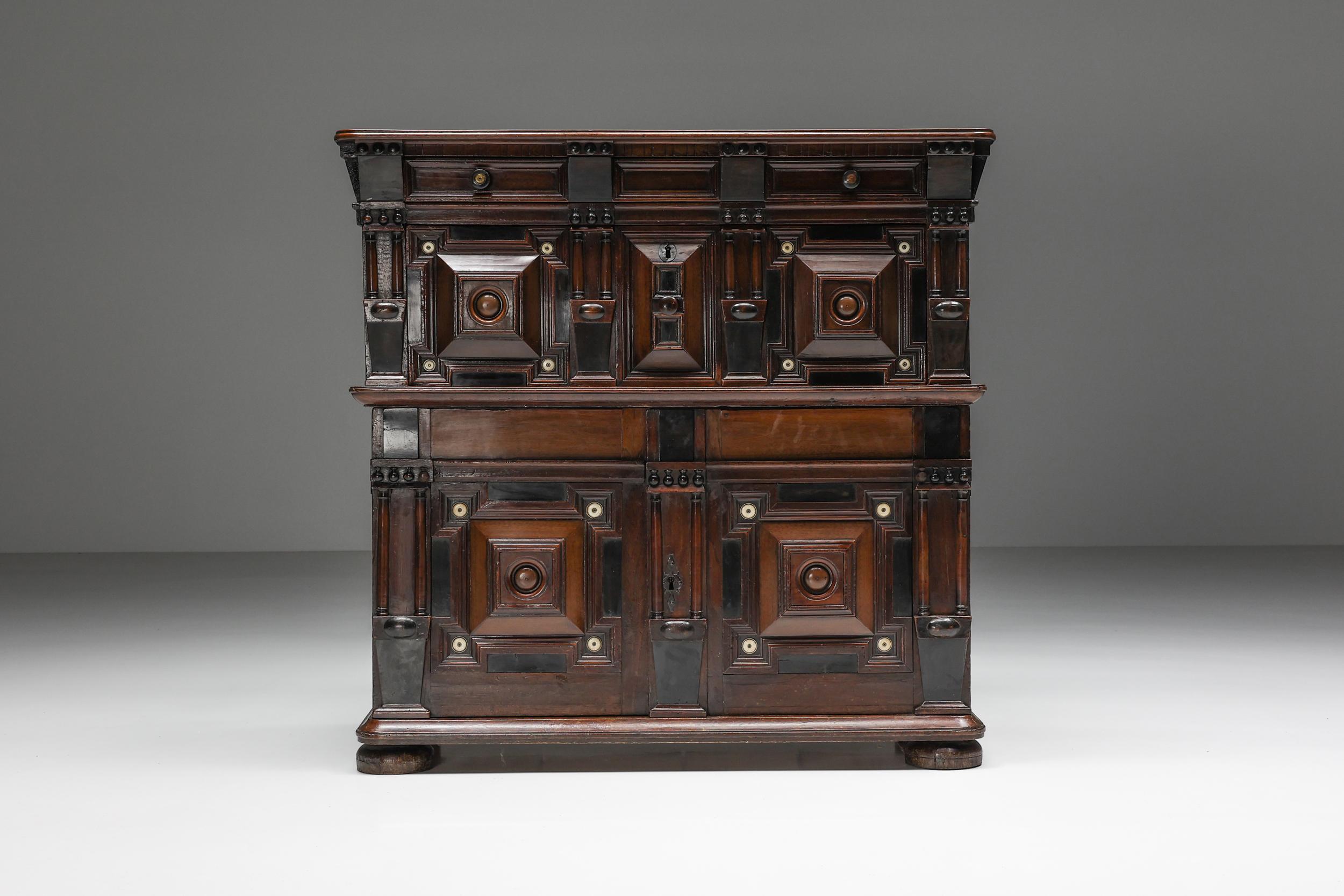 17th Century Dutch Antique Cabinet, Highboard, The Netherlands, Renaissance In Excellent Condition For Sale In Antwerp, BE