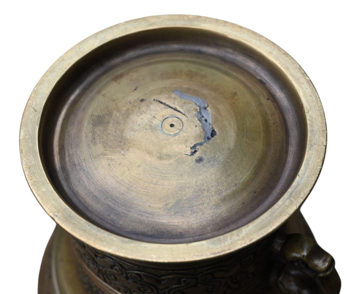 Mortière de pharmacie hollandaise du 17e siècle en bronze, datée de 1632 en vente 3