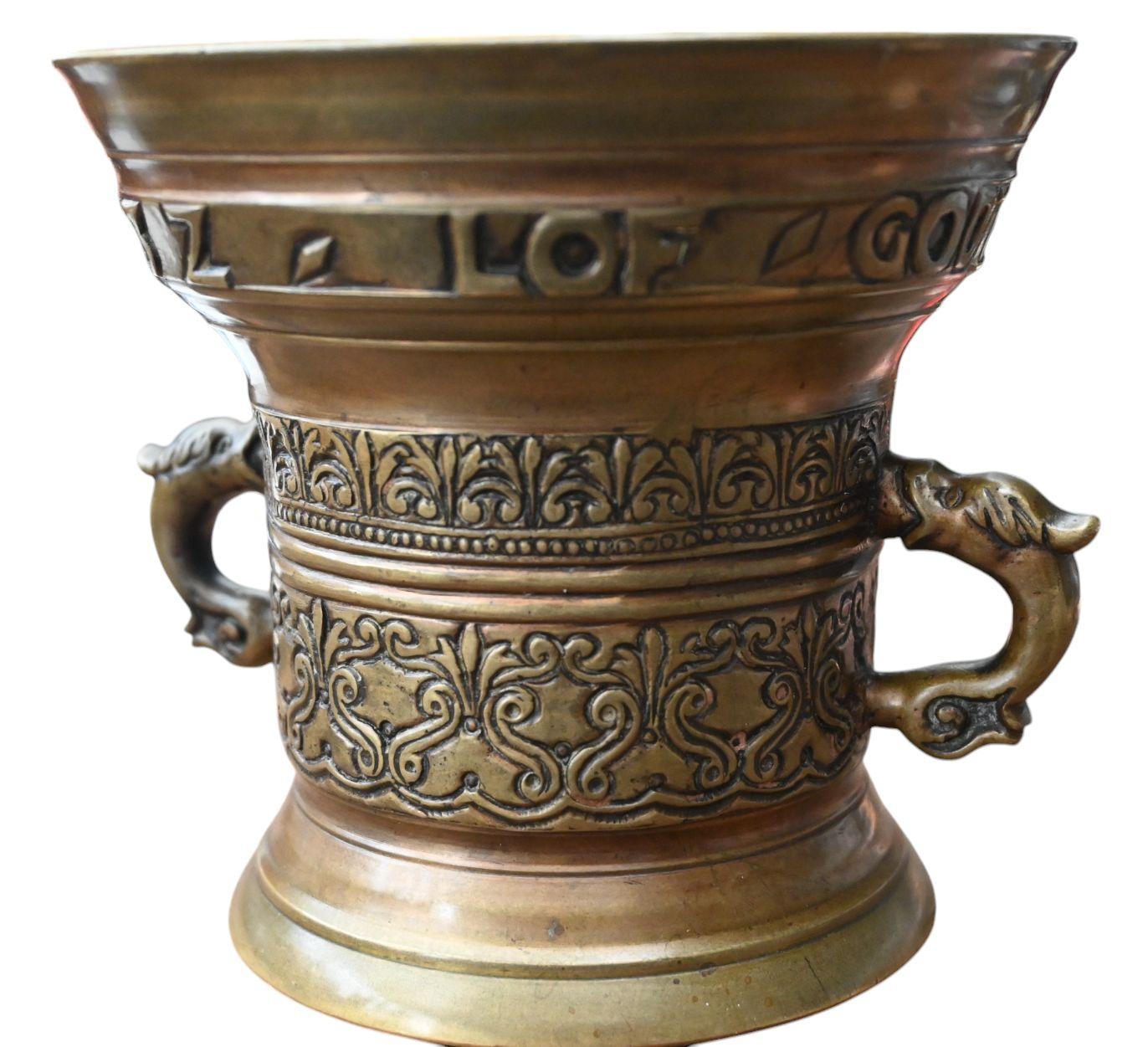 Mortière de pharmacie hollandaise du 17e siècle en bronze, datée de 1632 en vente 1