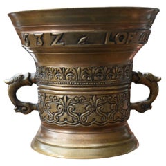 Mortière de pharmacie hollandaise du 17e siècle en bronze, datée de 1632