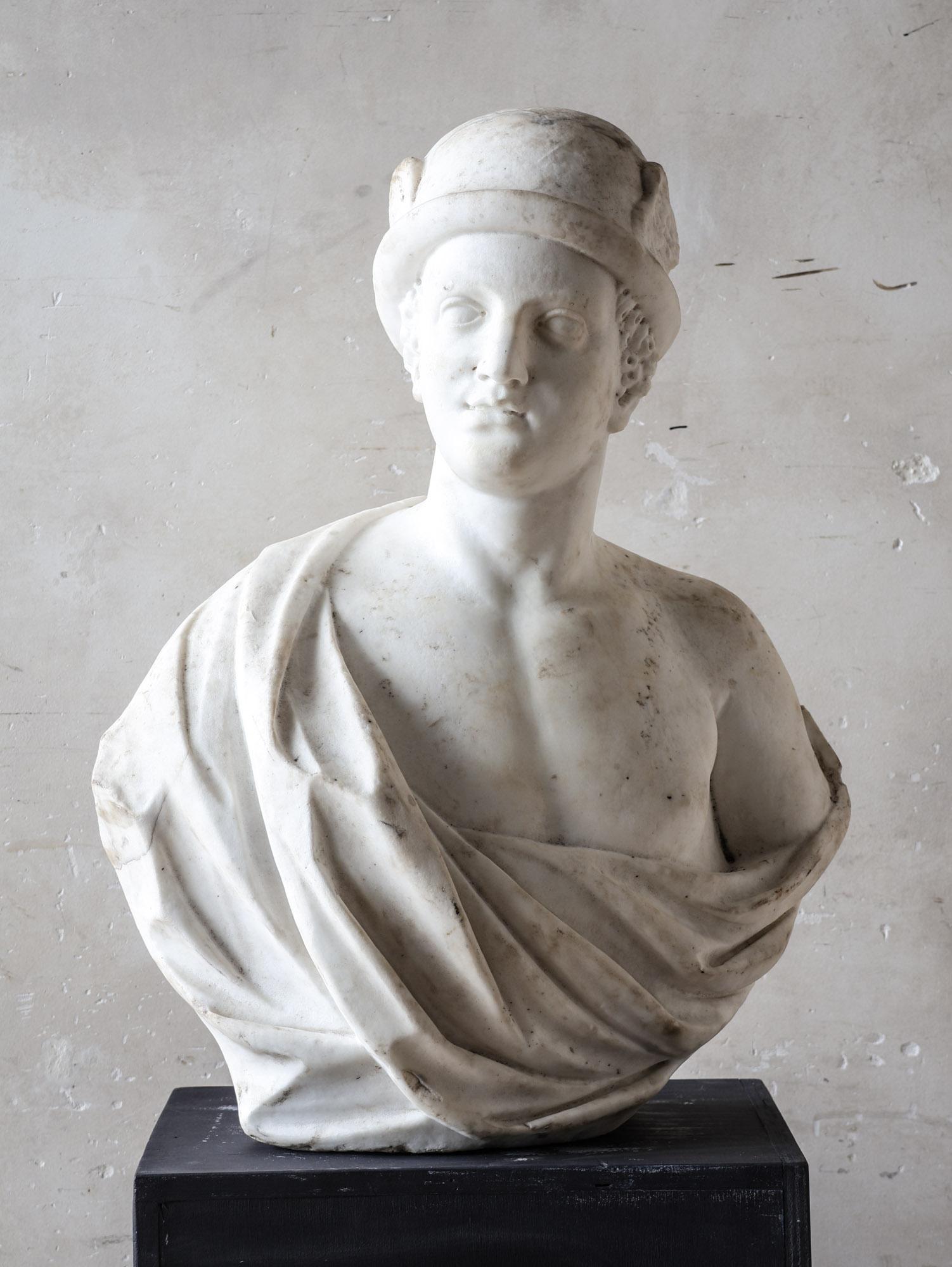 Olandese Busto di Mercurio olandese del XVII secolo in marmo bianco di Carrara in vendita