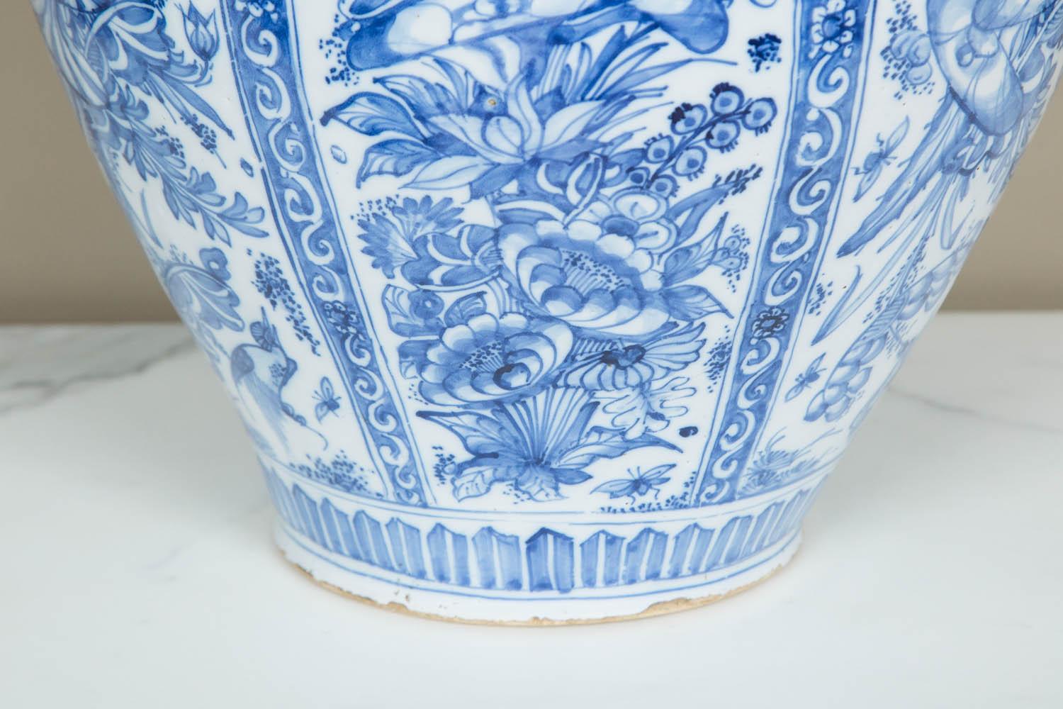 17th Century Dutch Delft Blue and White Vase For Sale at 1stDibs