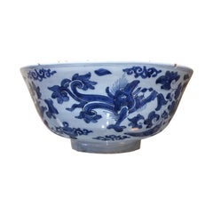Ciotola Delft olandese del XVII secolo con draghi