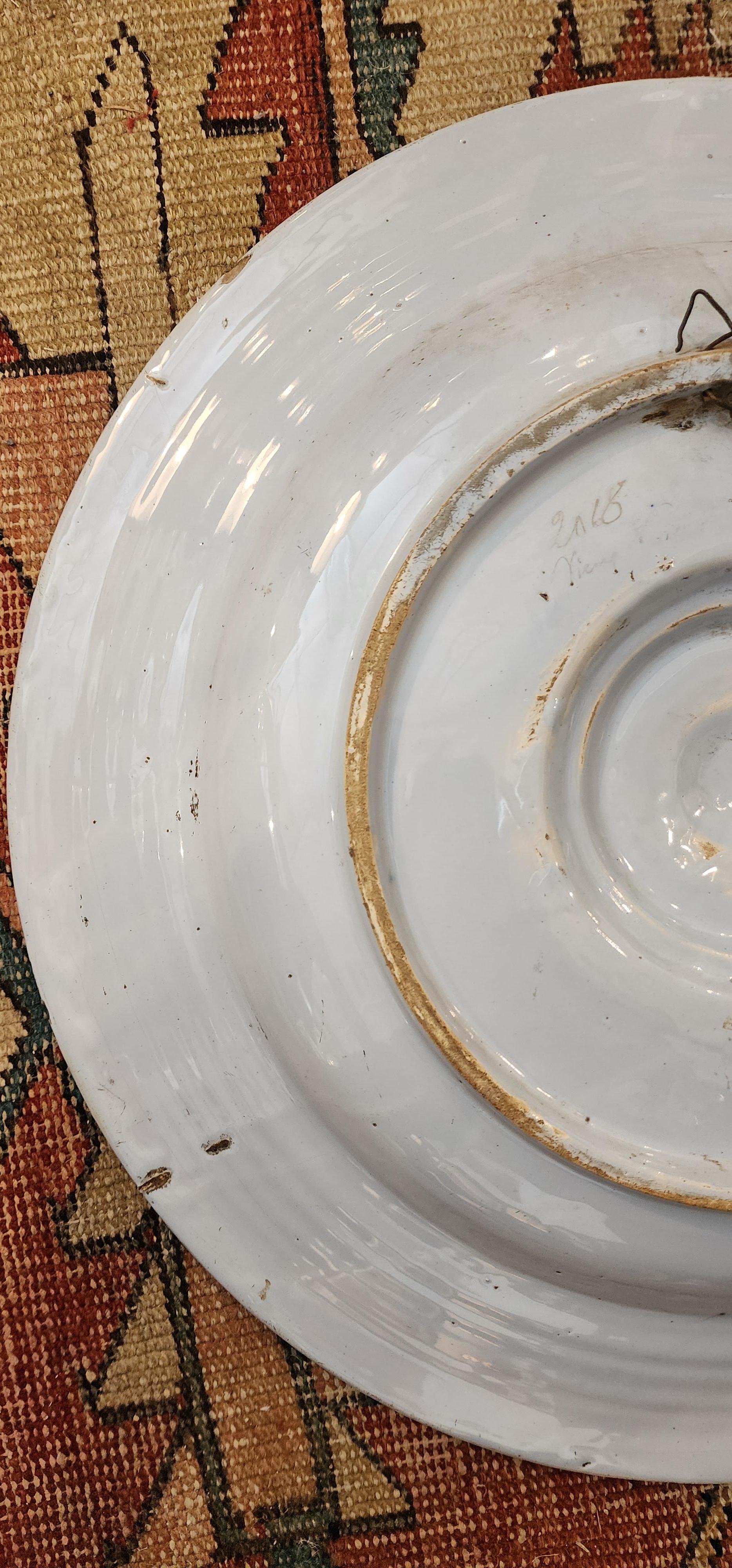 Holländischer Delft Charger aus dem 17. im Zustand „Hervorragend“ im Angebot in Hudson, NY