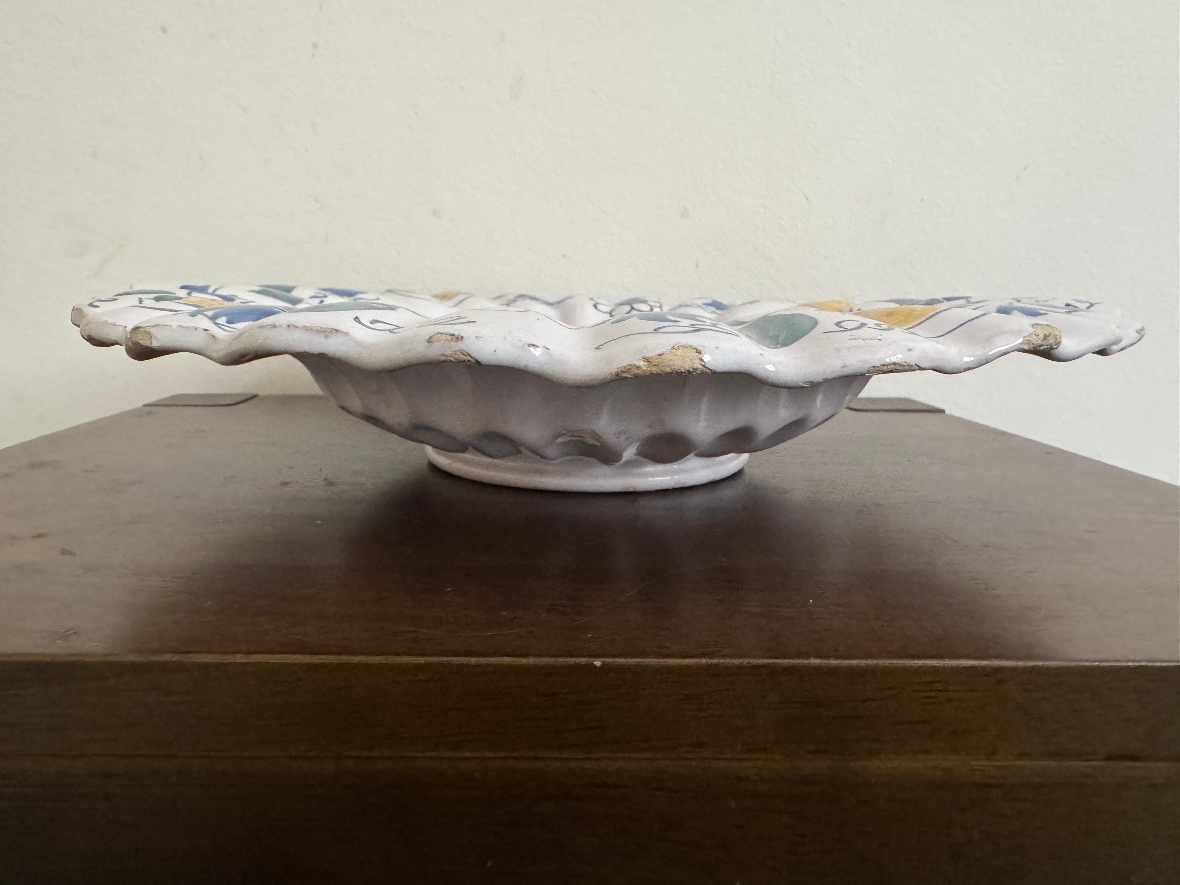 Plat à lobes Delft hollandais du 17e siècle en vente 12